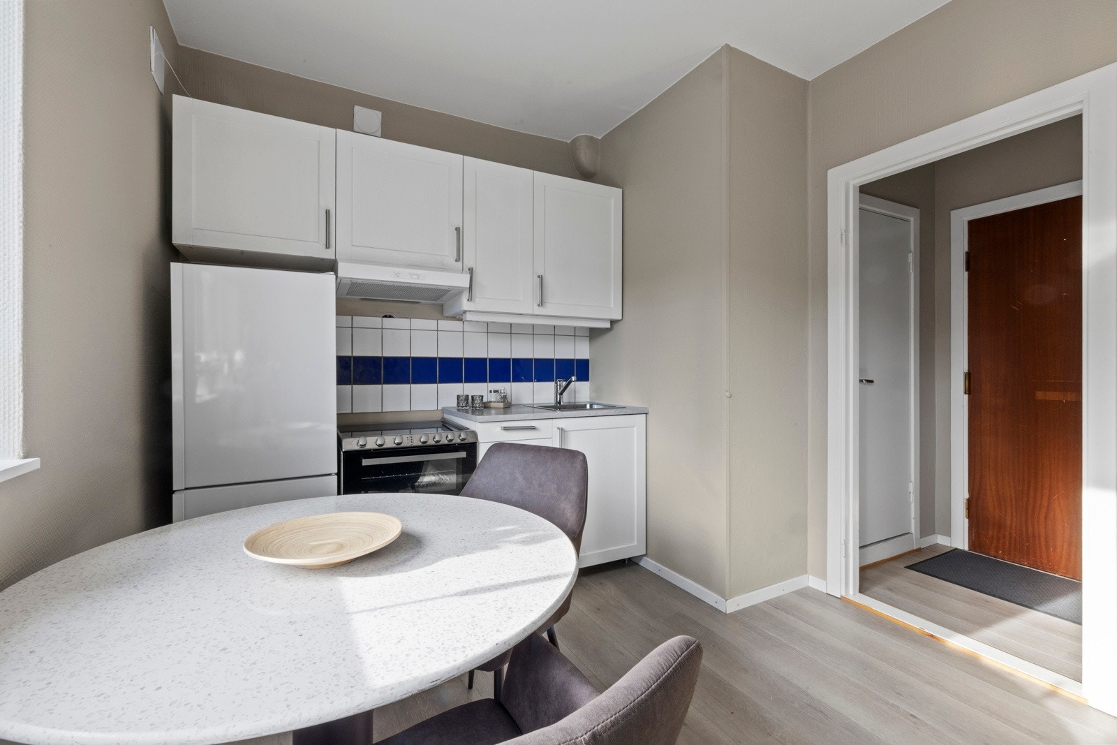 Det er komfyrvakt og waterguard. Galleribilde