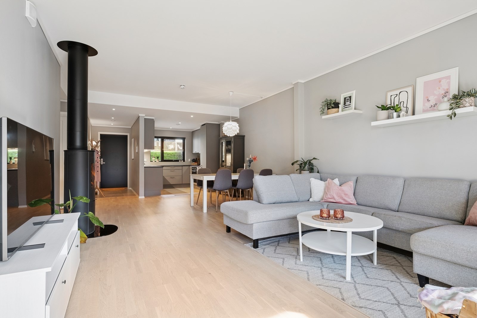 Lys og innbydende stue Galleribilde