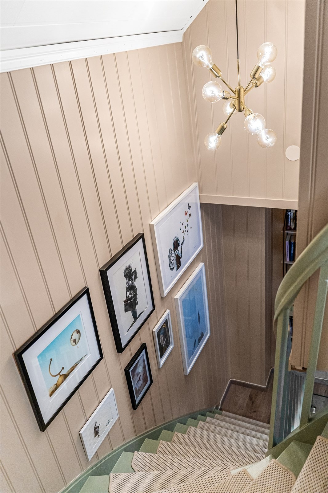 Velkommen opp til loftsetasjen med 3 soverom og bad Galleribilde