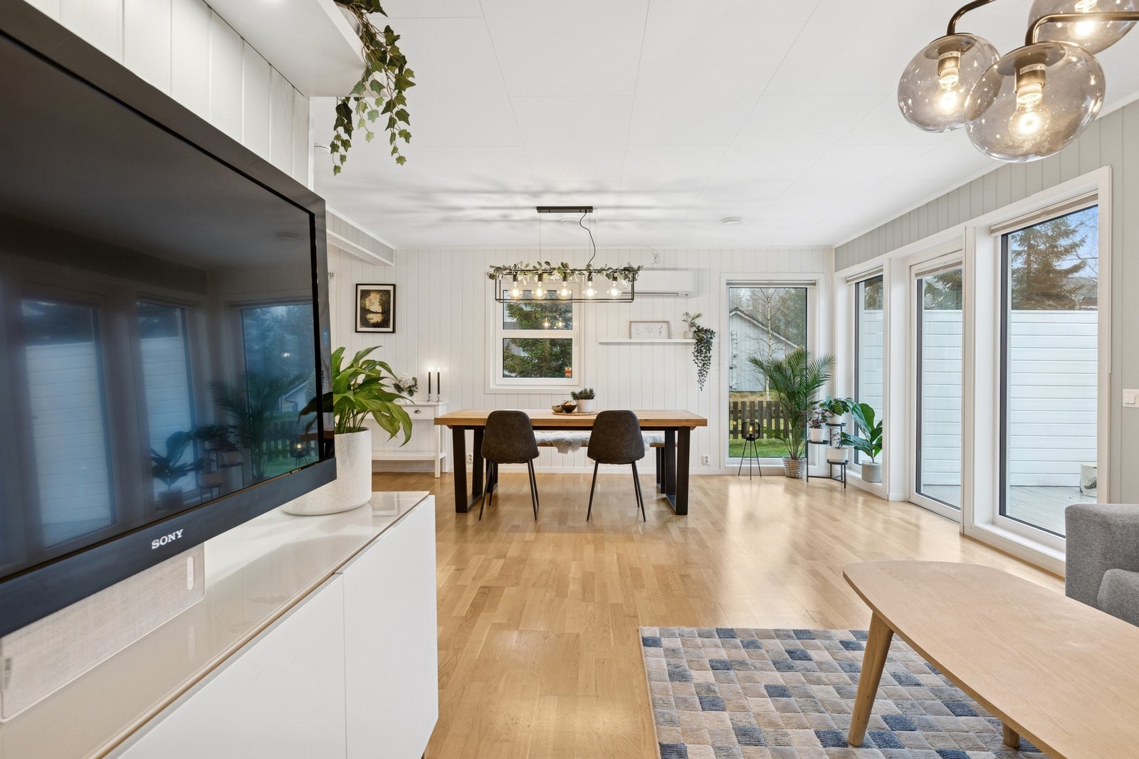 Åpen planløsning med tydelige og hyggelige soner. Galleribilde