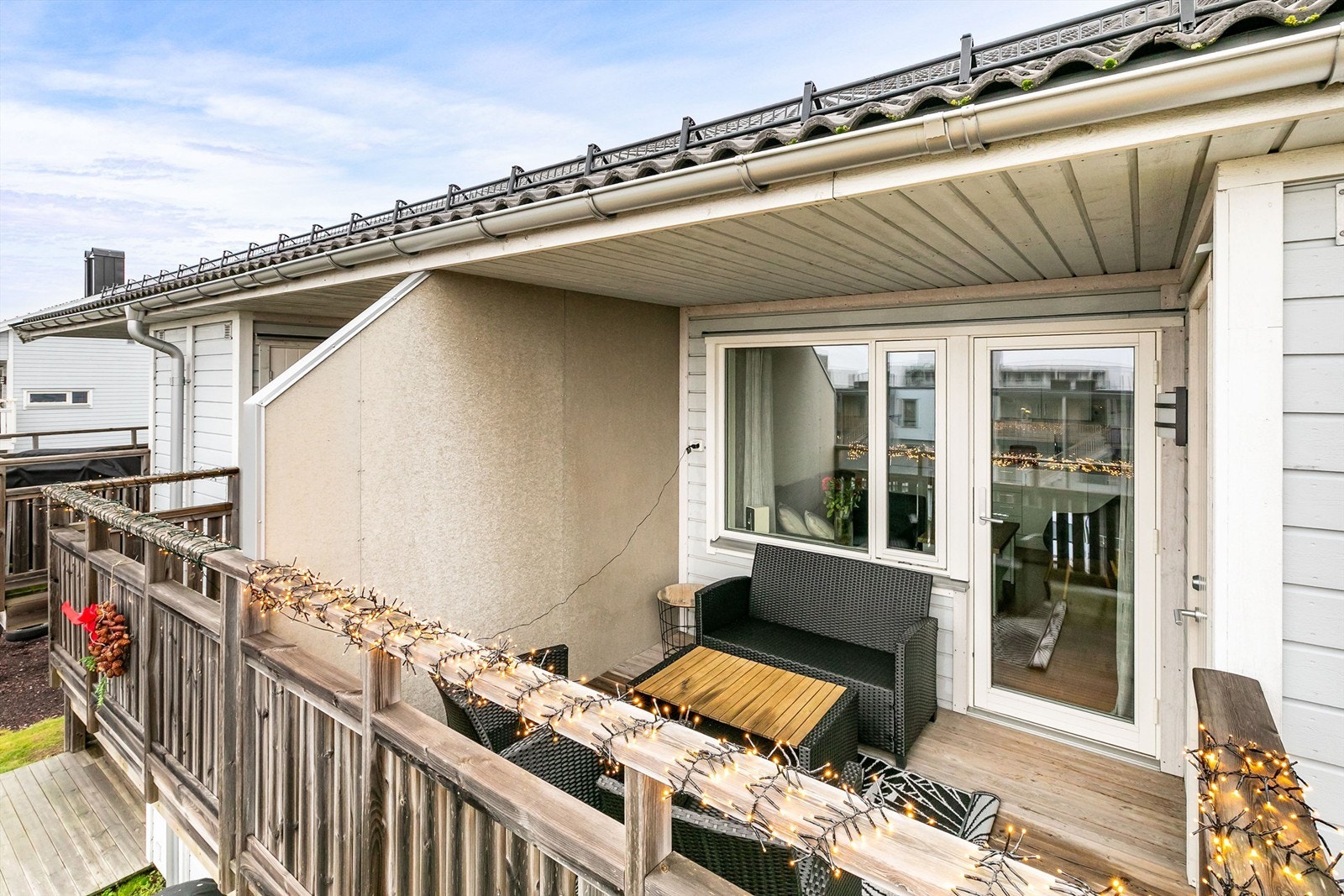 Balkongens praktiske bod på ca. 1,4 kvm. er velegnet for oppbevaring av puter og mindre utemøbler. Galleribilde