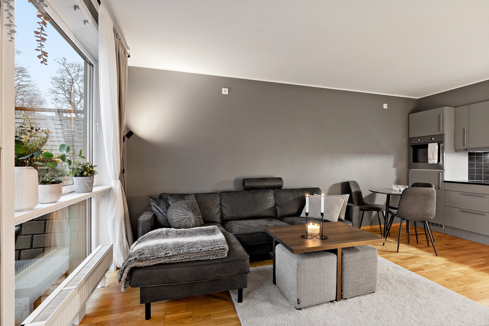 Leiligheten har lave felleskostnader på kun kr 2 113,- /mnd. Her er blant annet TV og internett inkludert. Galleribilde