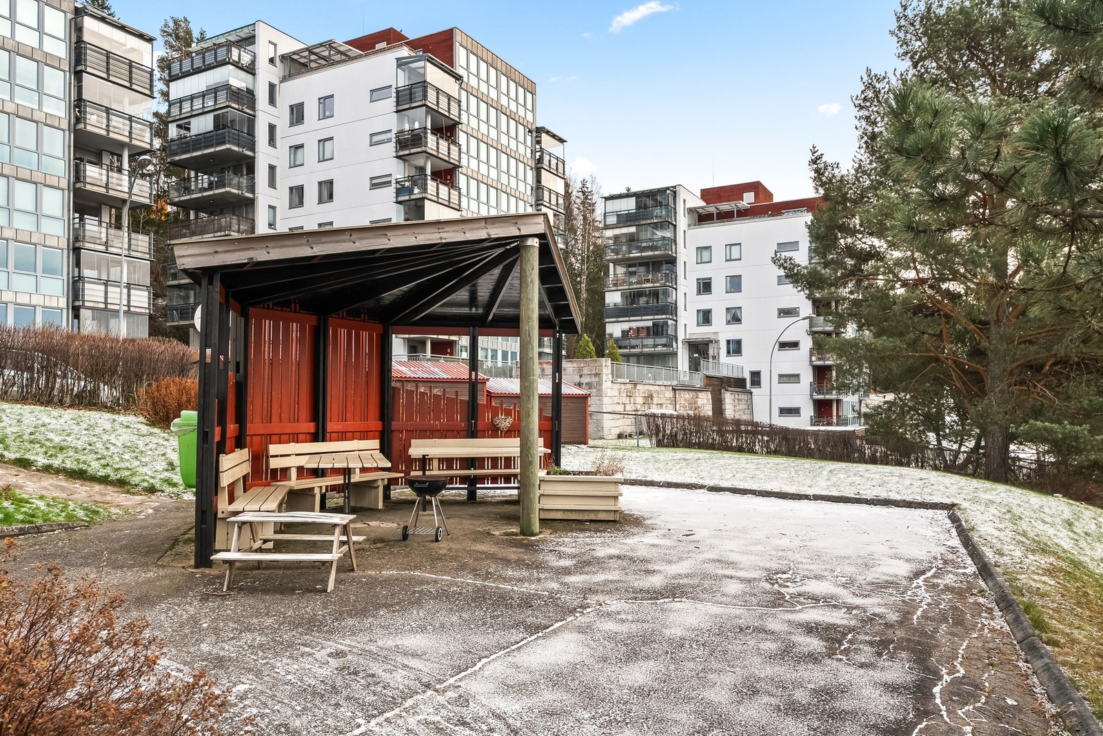 Borettslaget har fine fellesområdet som er pent opparbeidet. Galleribilde