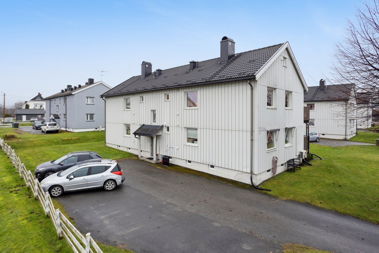 Hønen borettslag ligger i barnevennlig område, godt tilbaketrukket fra Hønengata. Galleribilde