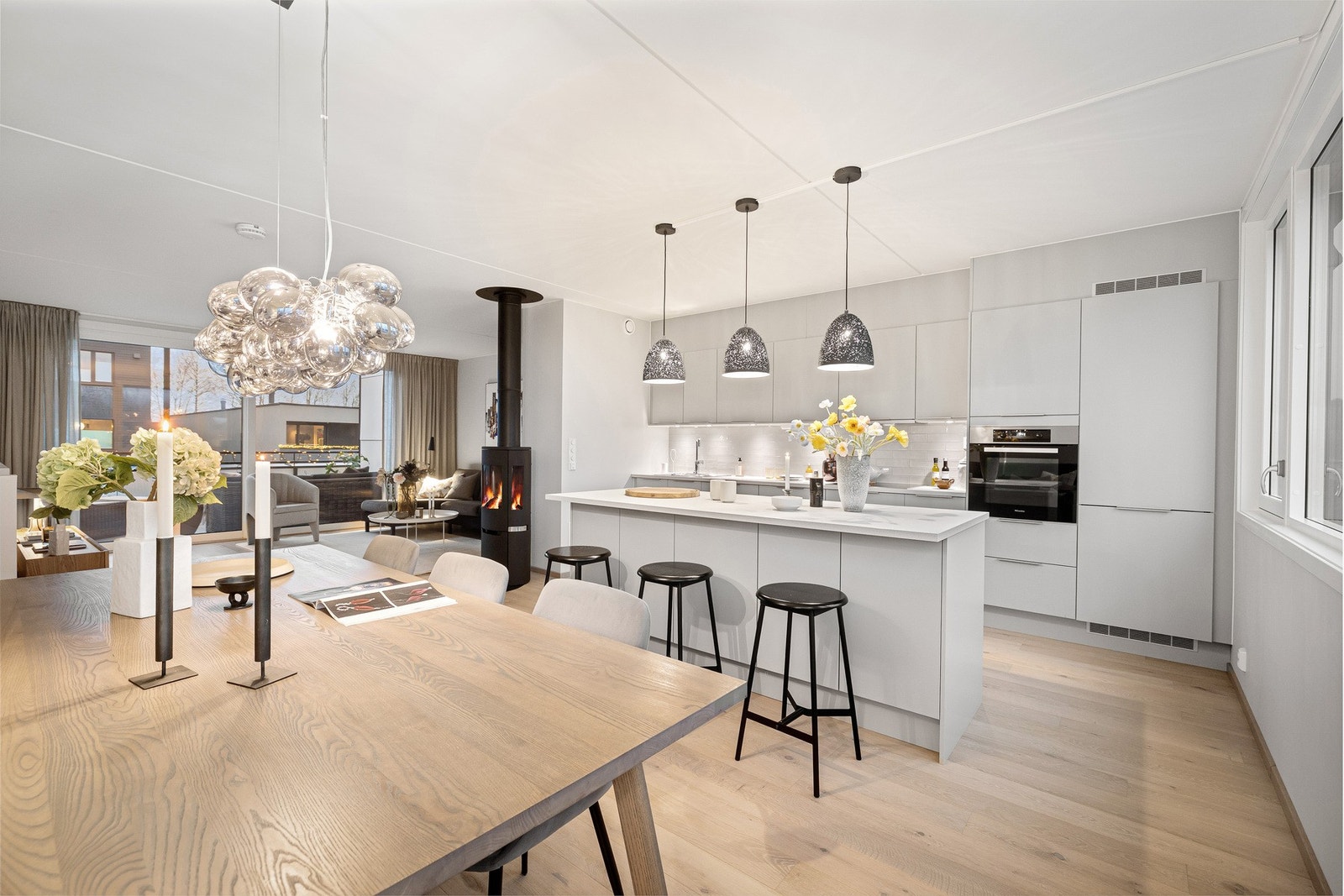 Her er det enkelt å kokkelere og samtidig være en del av det sosiale selskapet. Galleribilde