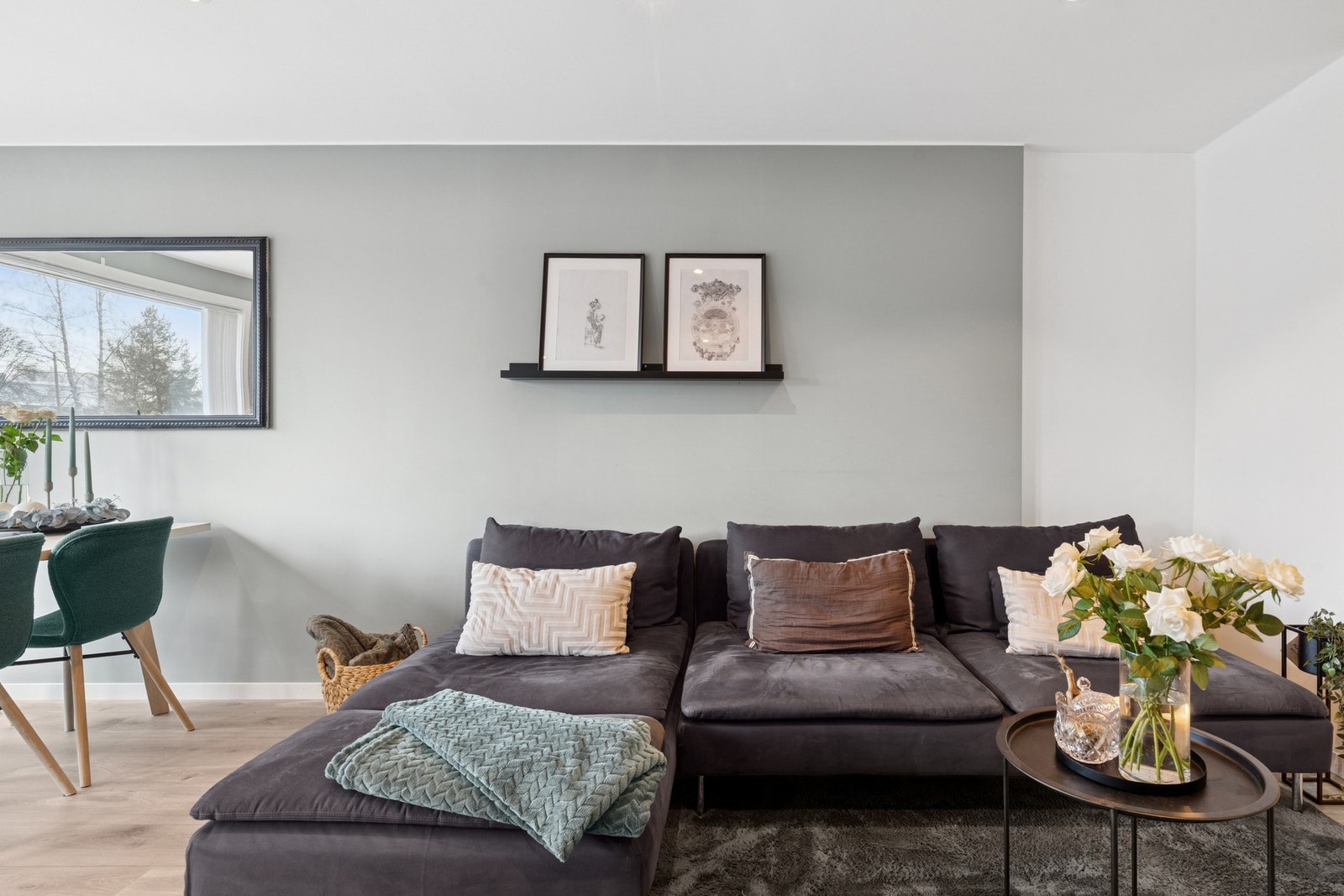 Åpen planløsning med tydelige og hyggelige soner. Galleribilde