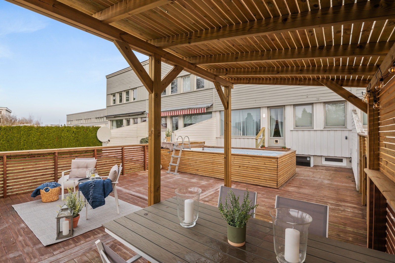 Et uteområde som inviterer til både ro og selskap. Galleribilde