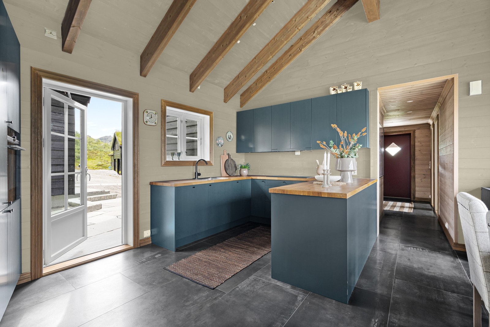 Kjøkkenet er levert av Bjerks trevare. Galleribilde