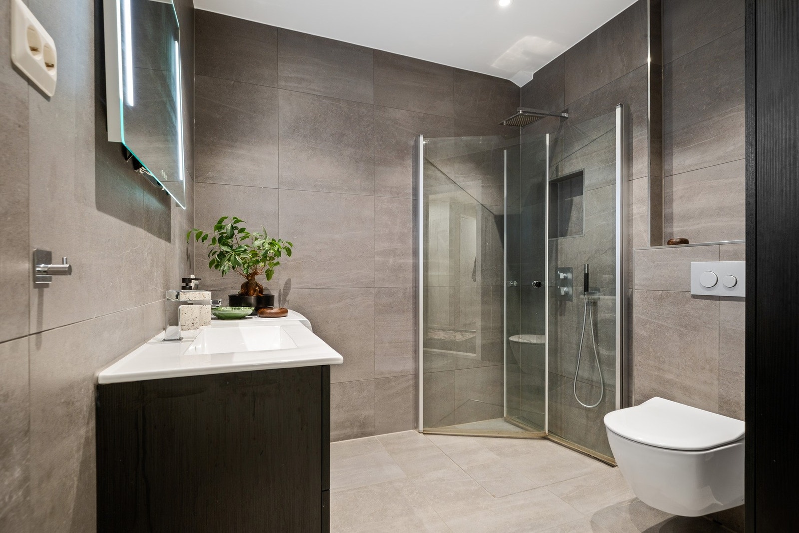 Det lekre badet ble totaloppusset i 2019 (av tidligere selger - ifølge tidligere salgsoppgave). Galleribilde