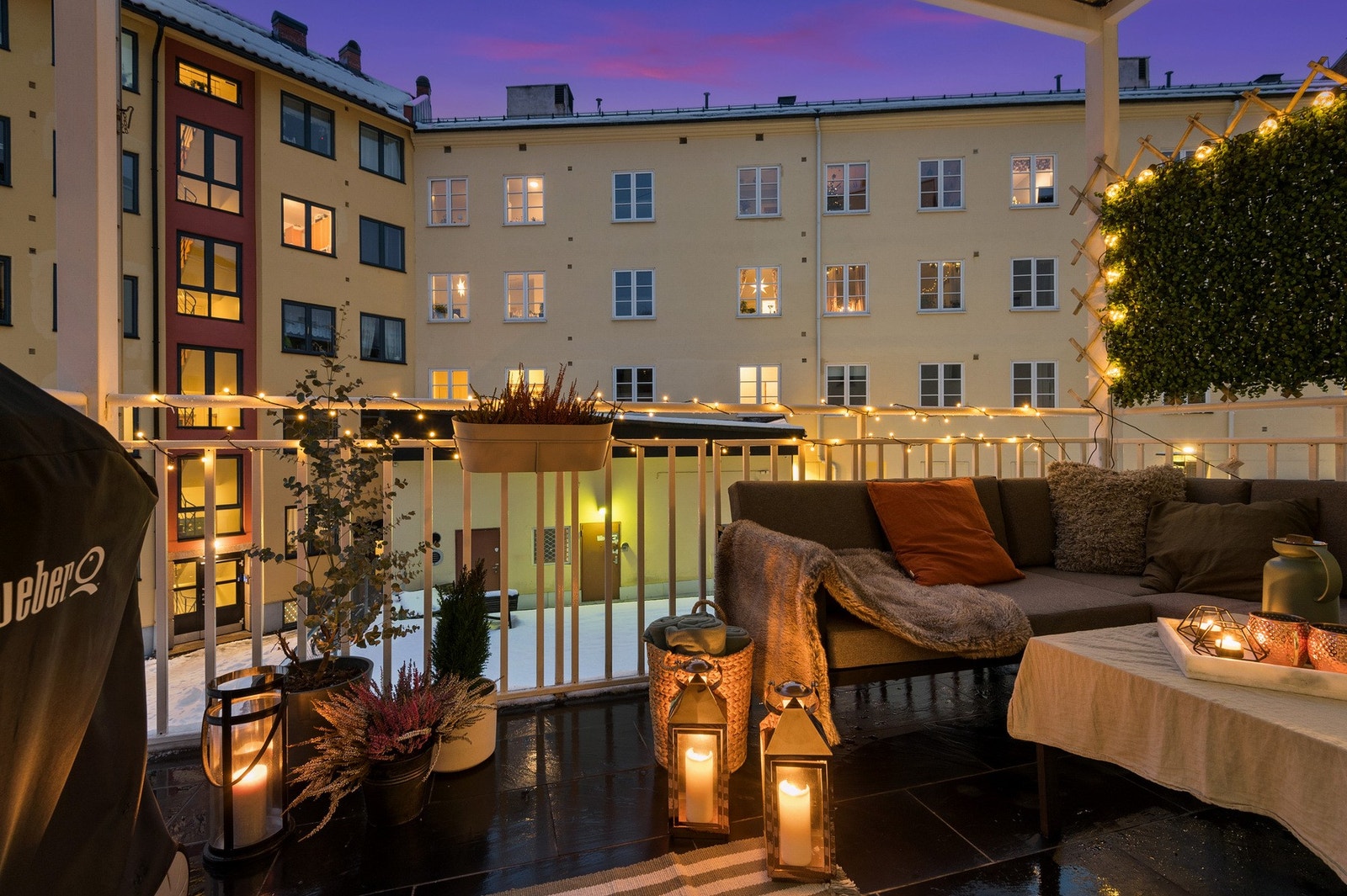 Balkongen legger til rette for å nyte varme sommerkvelder. Galleribilde