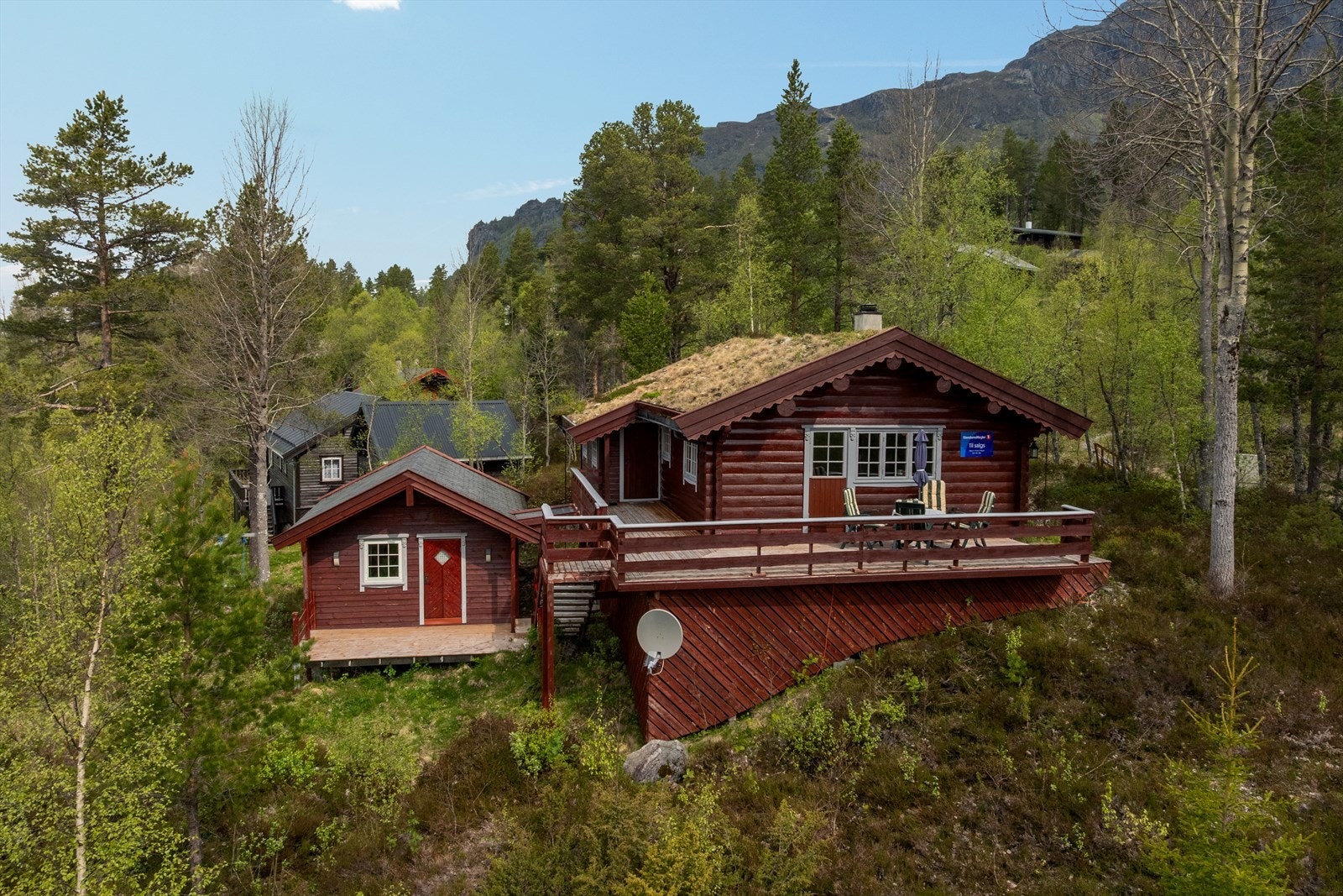 Tømmerhytte med flott utsikt, anneks og naturtomt - Løyning, Seljestad Galleribilde