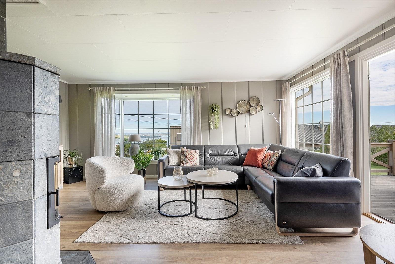 Velkommen til Starumslinna 26!
Godt med dagslys inn. Galleribilde