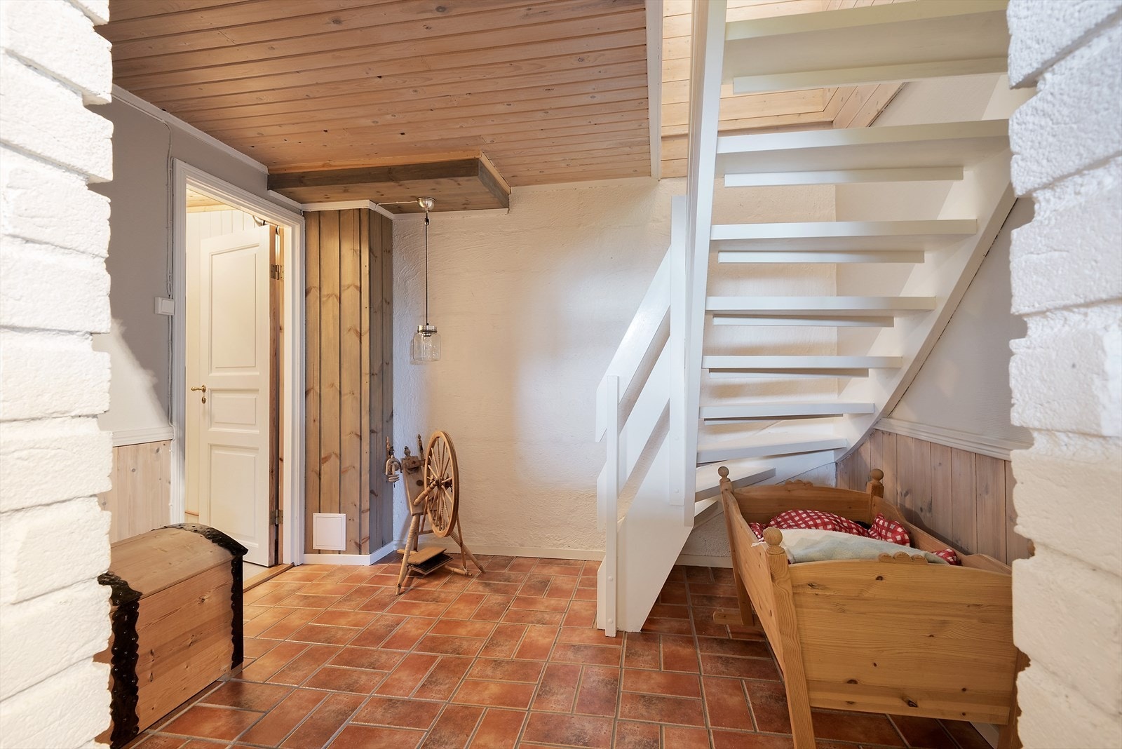 Trapperom i kjelleretasjen. Galleribilde