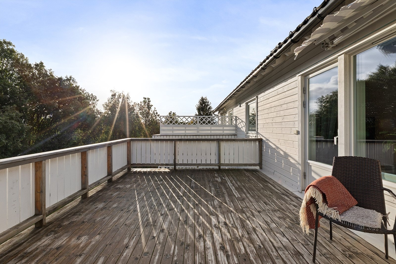 Balkongen er på 22 m2. Galleribilde