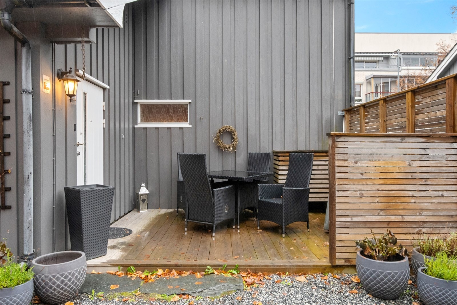 Platting ved inngangen for sosiale lag! Galleribilde