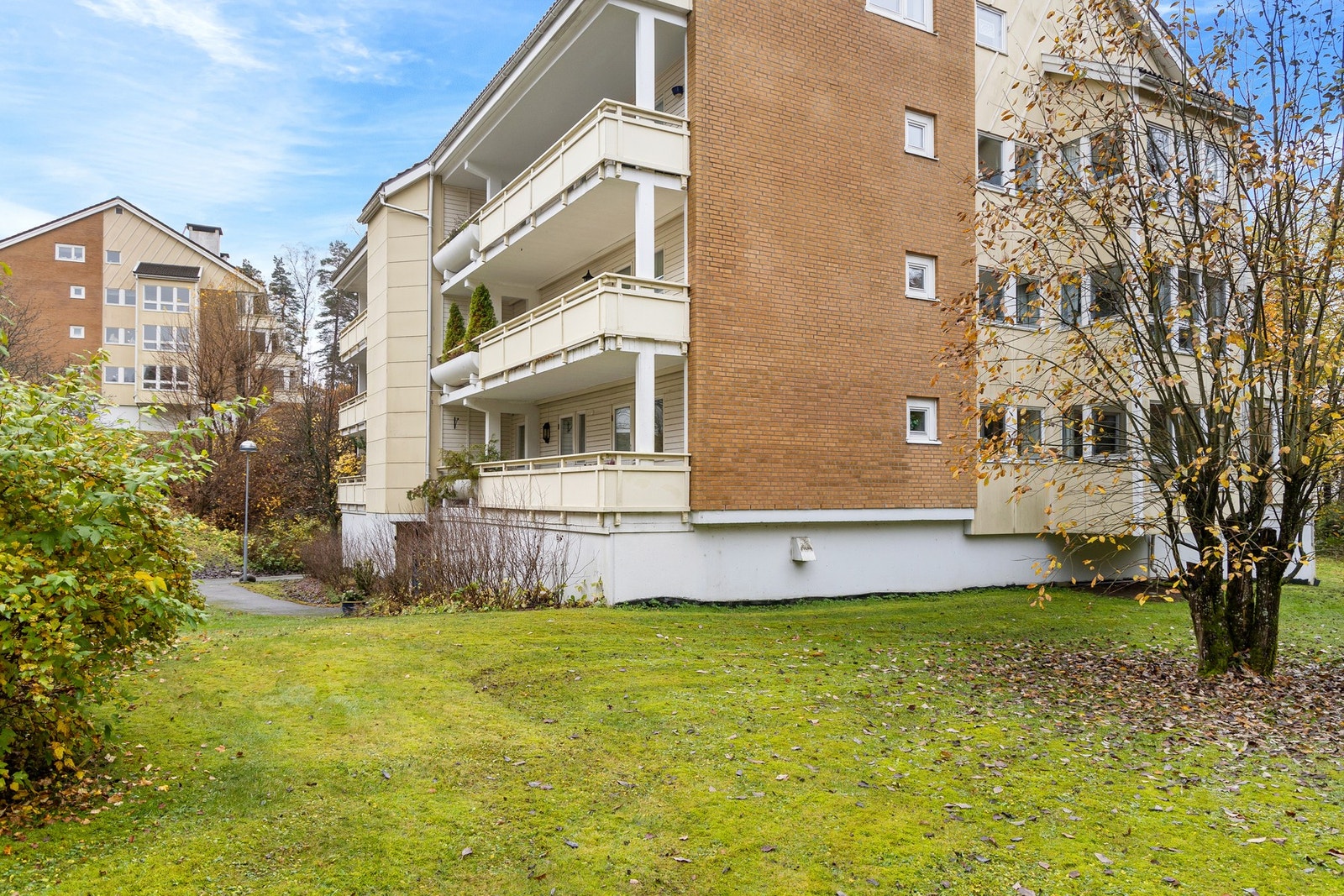 Her bor du i et rolig og skjermet bomiljø, samtidig med kort vei til både marka og sentrum. Galleribilde