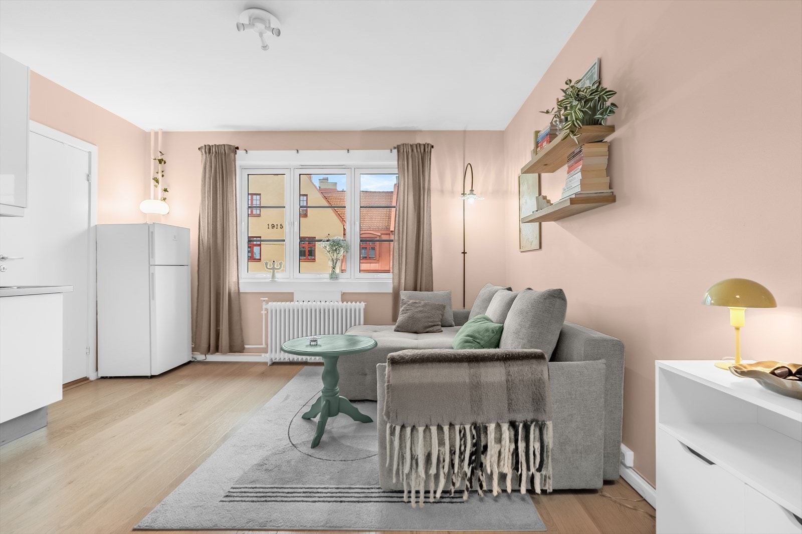 Strøm, varme, varmtvann og internett er inkludert i felleskostnadene. Galleribilde