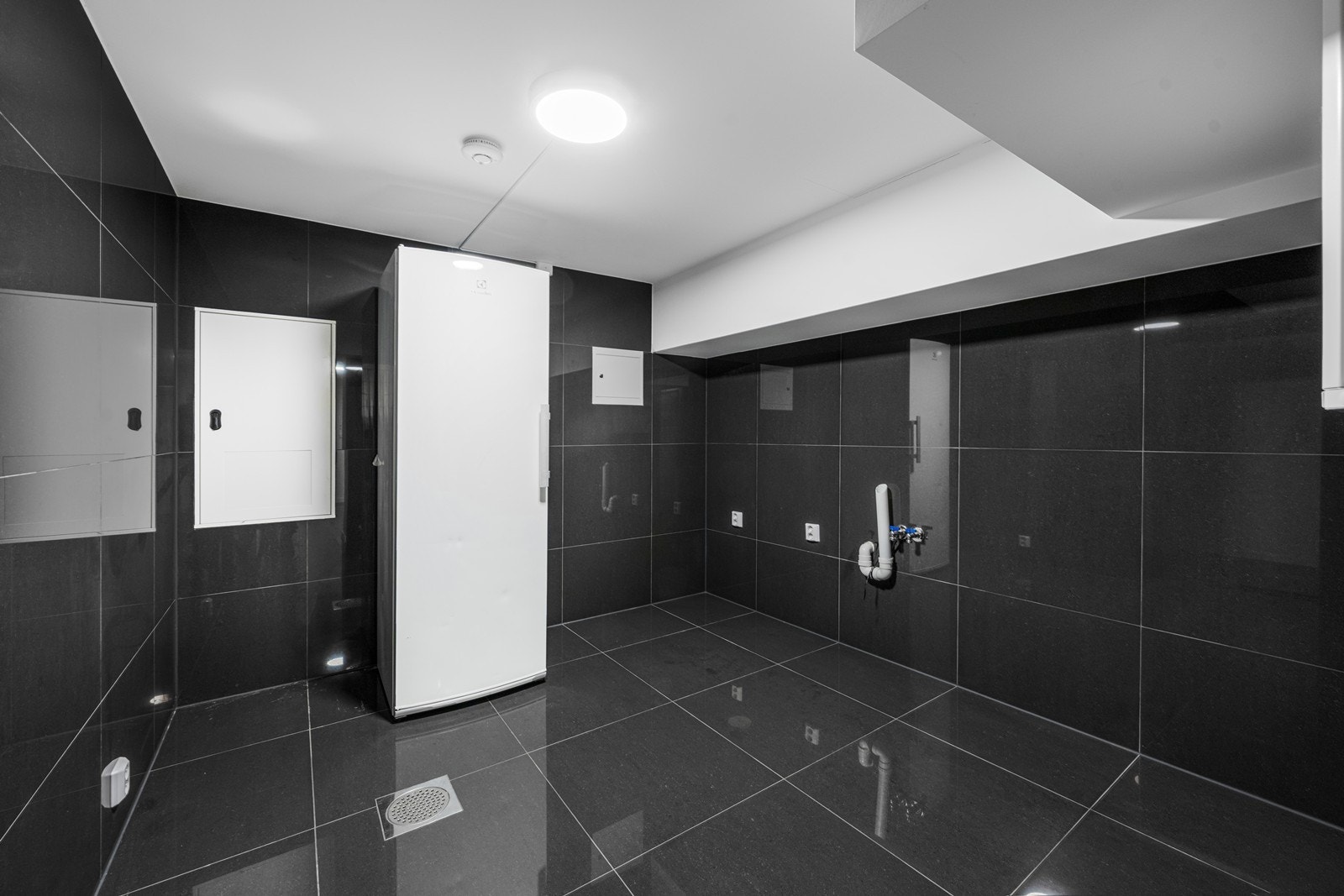 Praktisk og stor vaskerom i kjeller (Ikke byggemeldt) Galleribilde