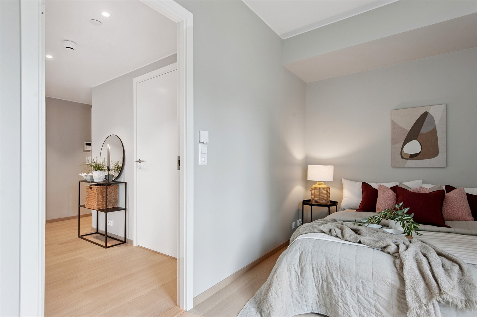 Soverom med skyvedørsgarderobe. Galleribilde