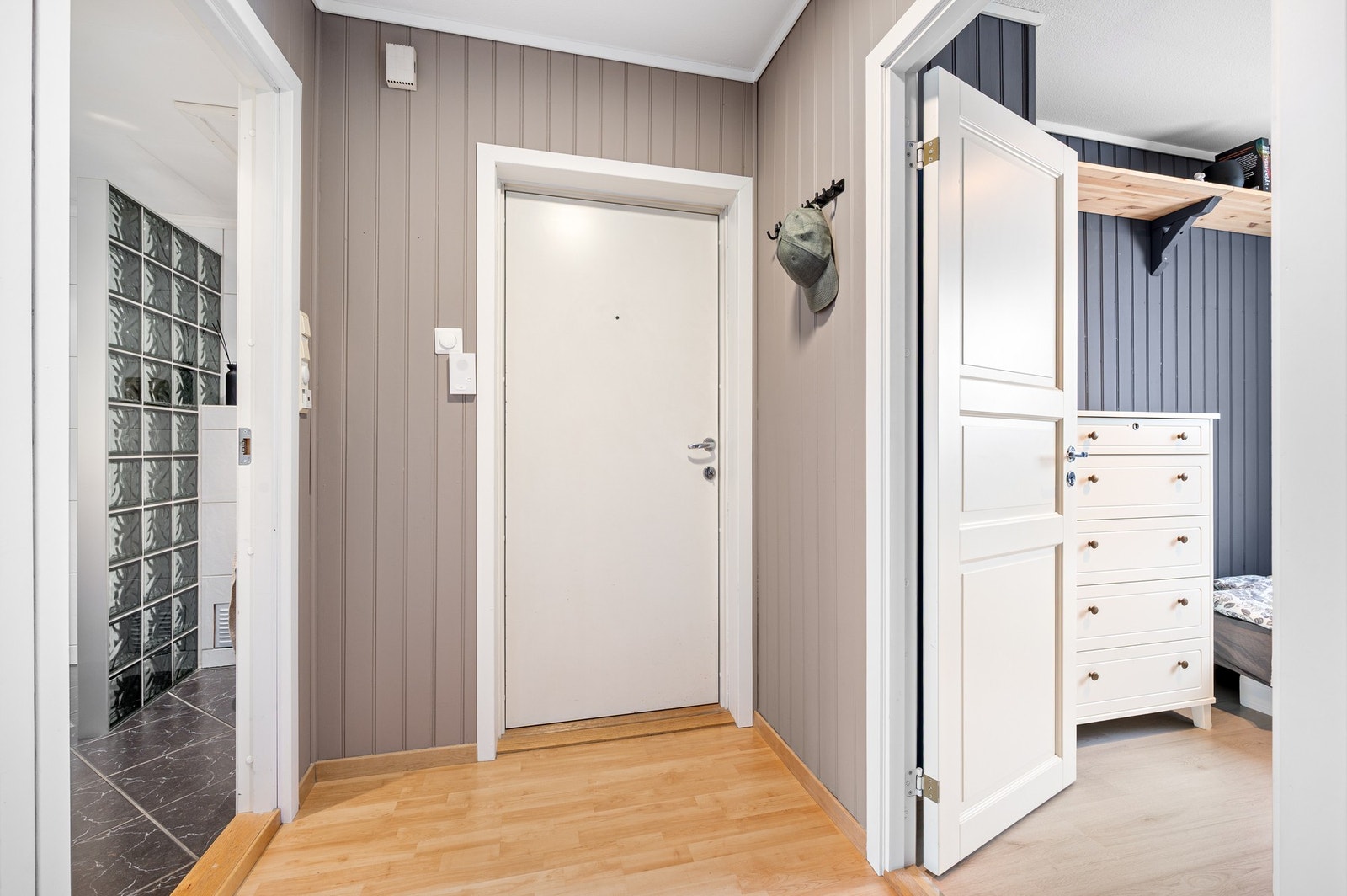 Stor entre på 4 m². Galleribilde