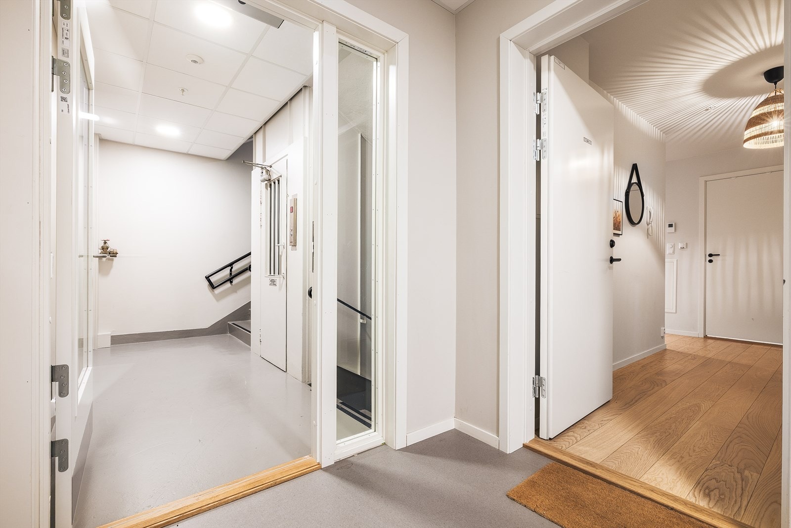 Velstelte fellesområder med heis. Galleribilde