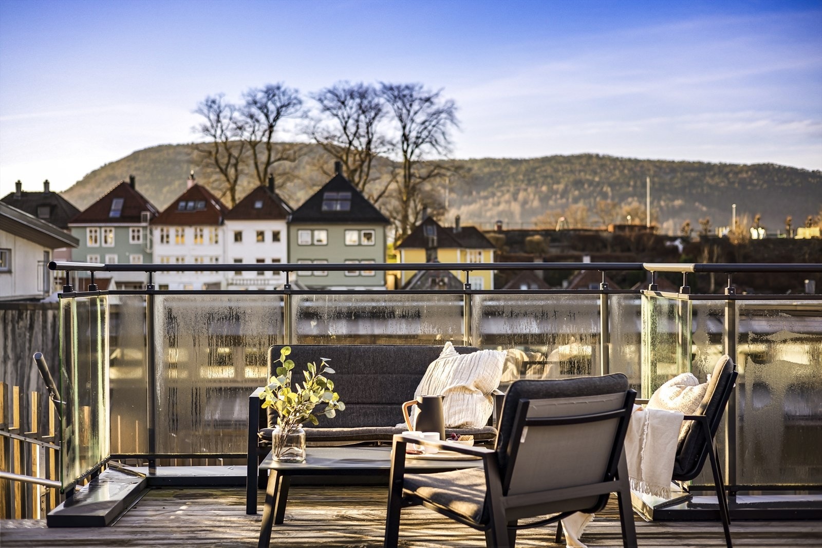 Sameiet har to takterrasser med gode sol- og utsiktsforhold. Galleribilde