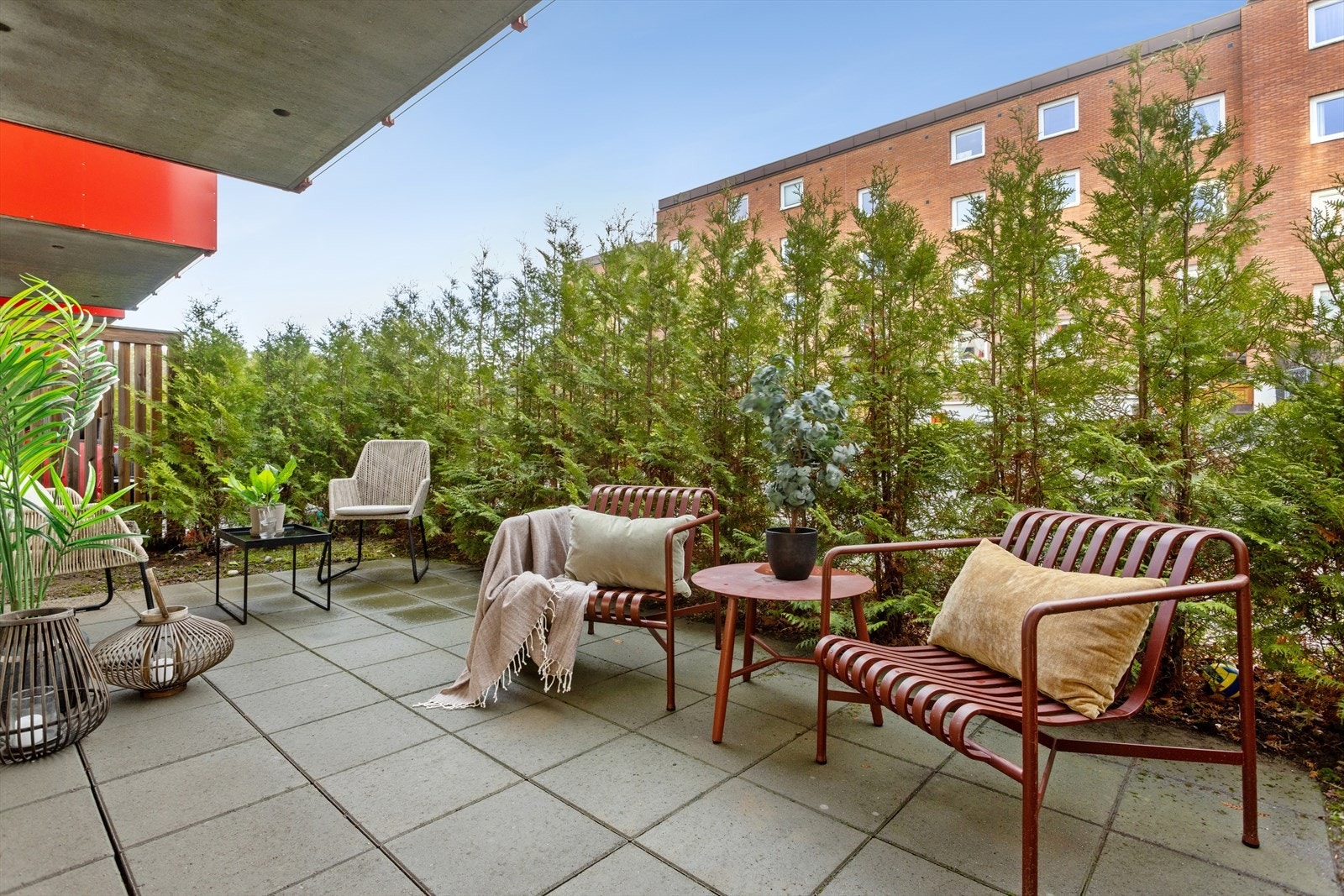 Hyggelig og skjemet markterrasse Galleribilde