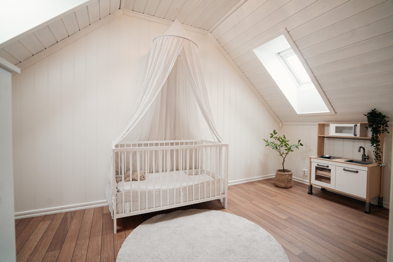 Dette soverommet kan egne seg godt som barnerom, gjesterom, hjemmekontor eller hobbyrom - alt etter eget ønske og behov Galleribilde