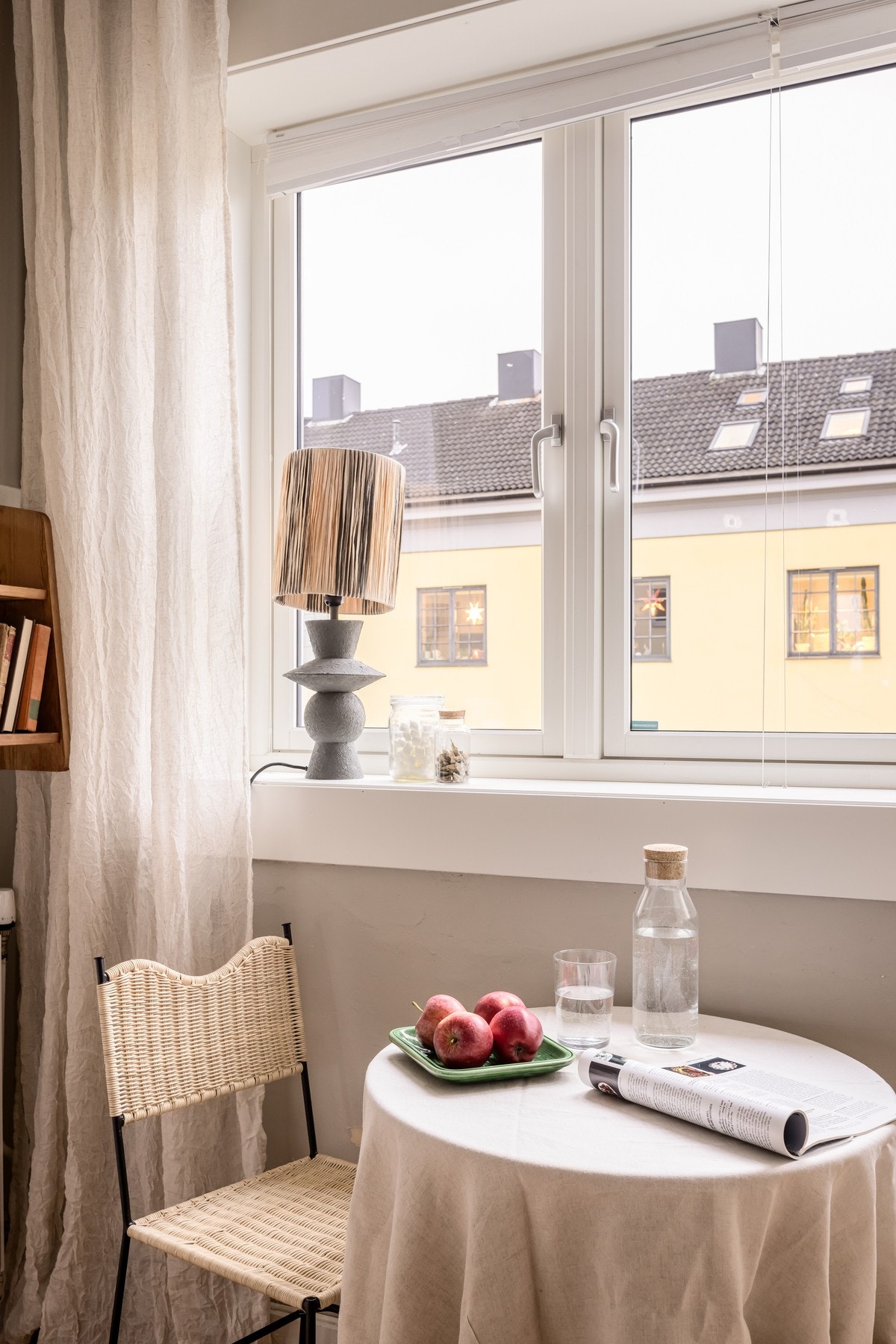 Også på kjøkkenet har du plass til et spisebord. Galleribilde