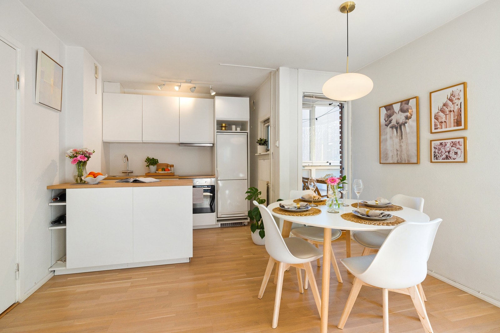 Pene overflater og parkett på gulv. Galleribilde