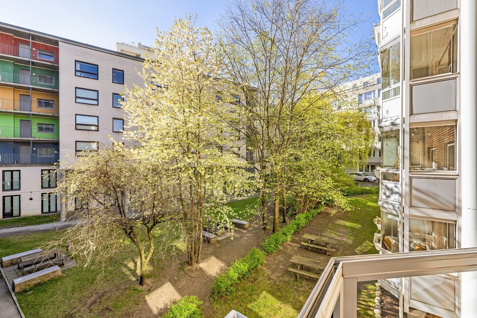 Foldeglassene kan åpnes helt eller delvis opp. Galleribilde