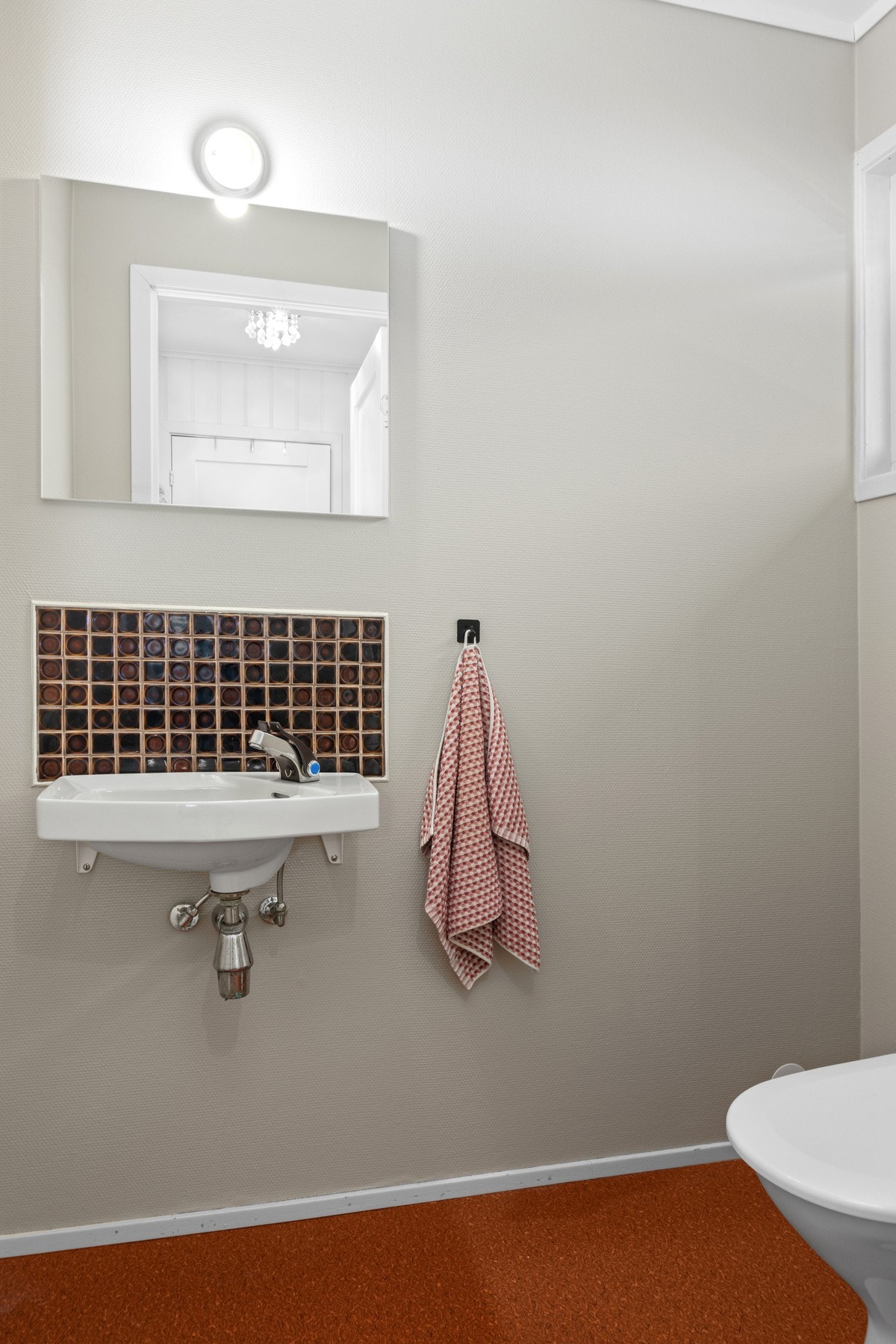 Toalettrom. Galleribilde