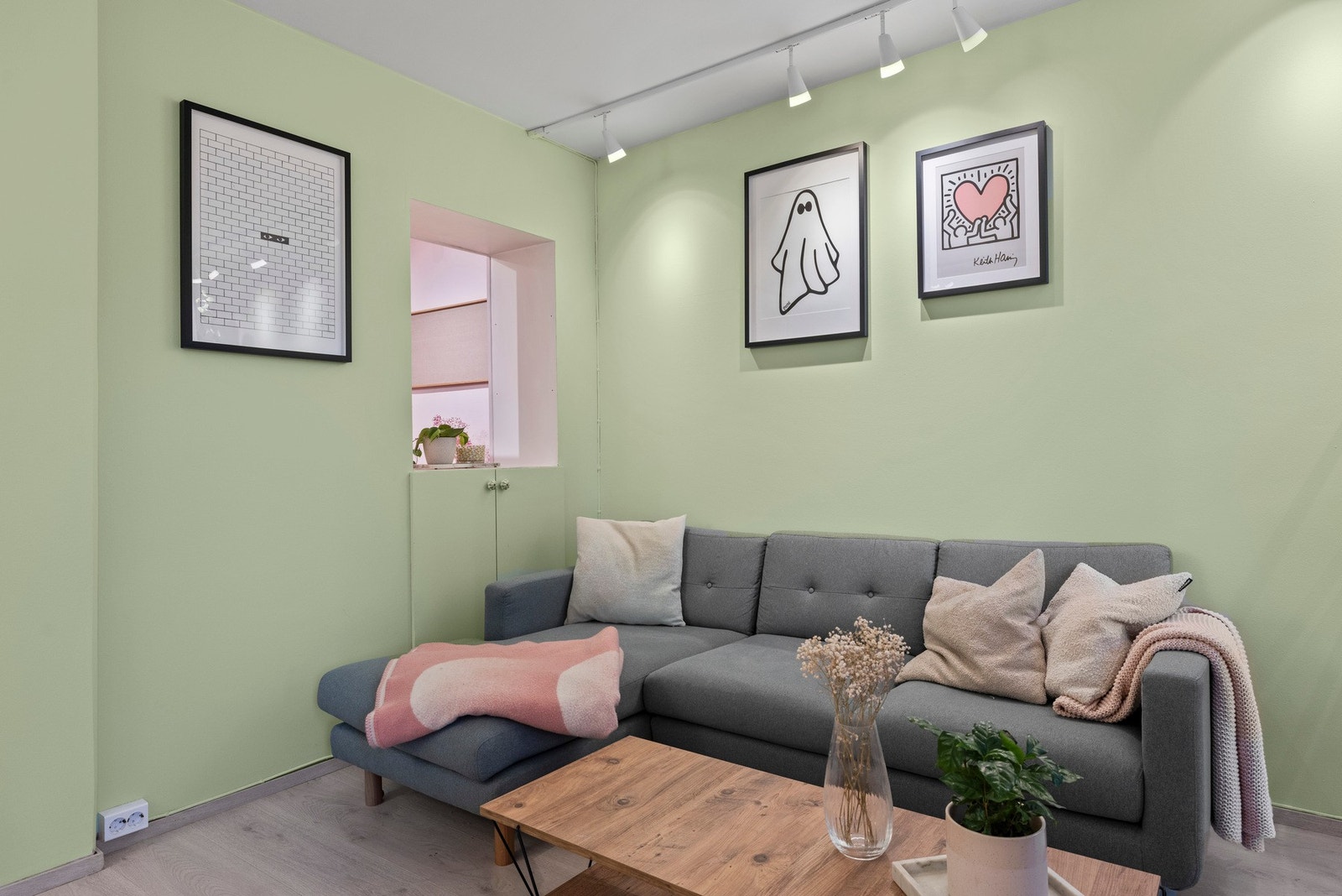 Her er det plass til hjørnesofa med tilhørende møblement Galleribilde