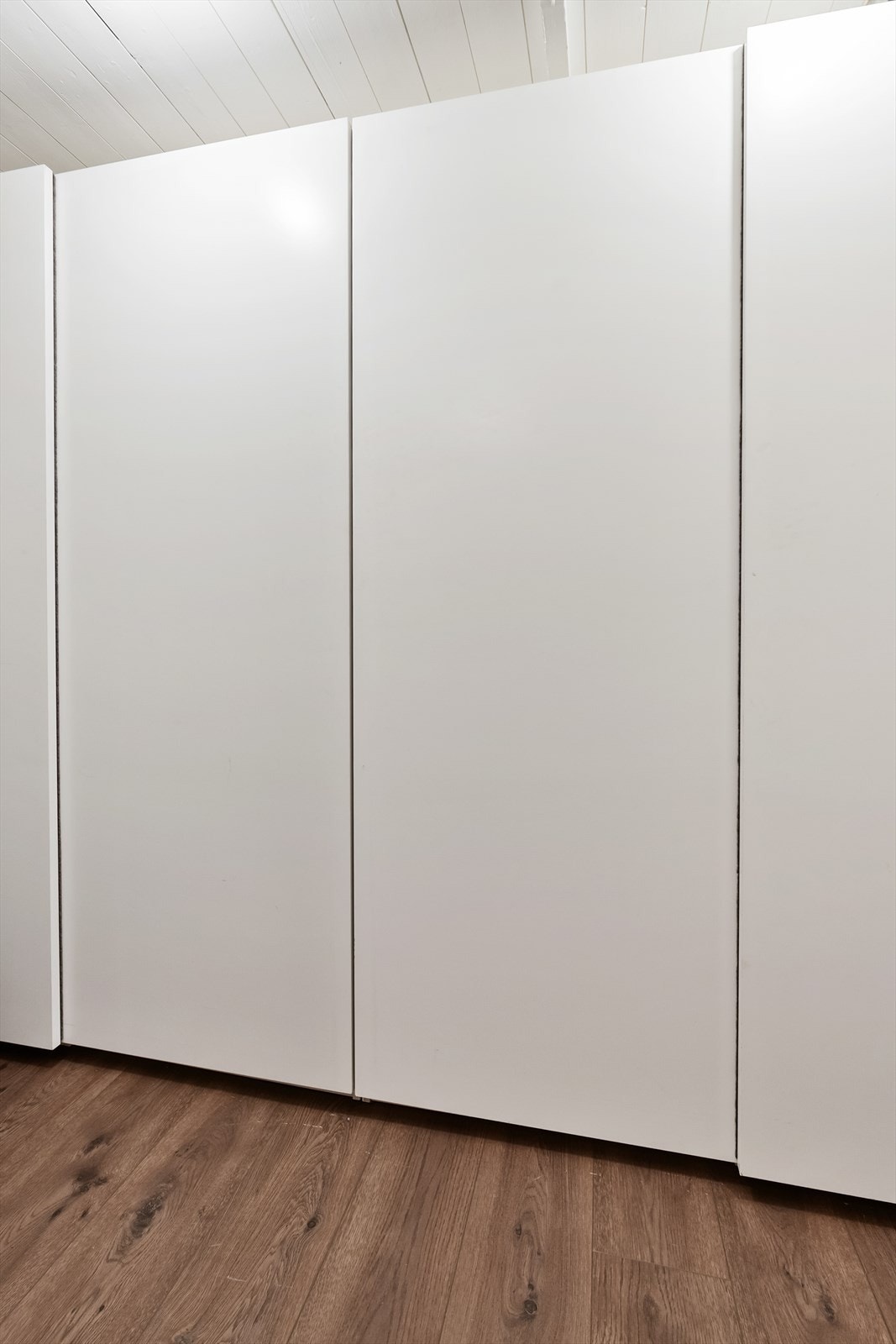 I underetasjen finnes også en praktisk bod med god lagringsplass. Galleribilde