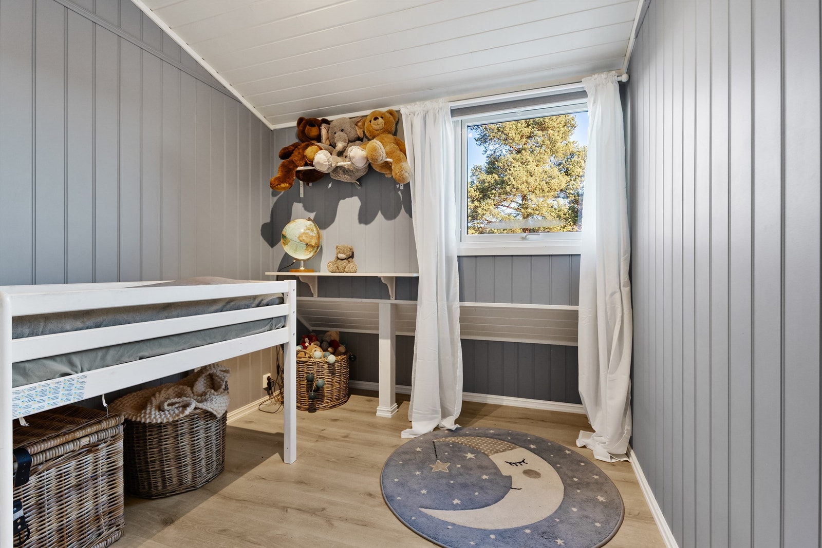 Det tredje soverommet benyttes i dag som barnerom, men egner seg også godt som kontor eller gjesterom, avhengig av behov. Galleribilde