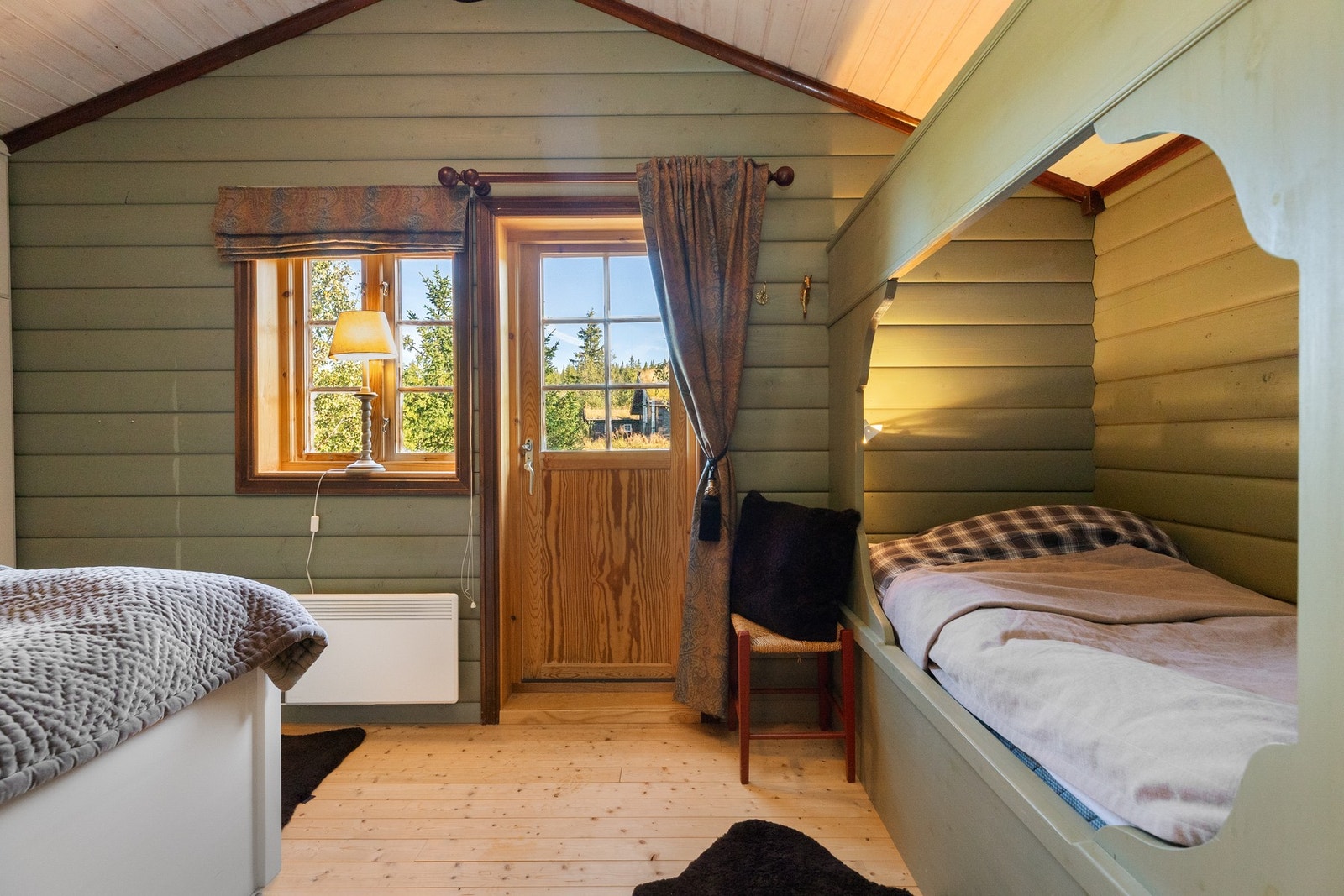Utgang til balkong også fra dette soverommet Galleribilde