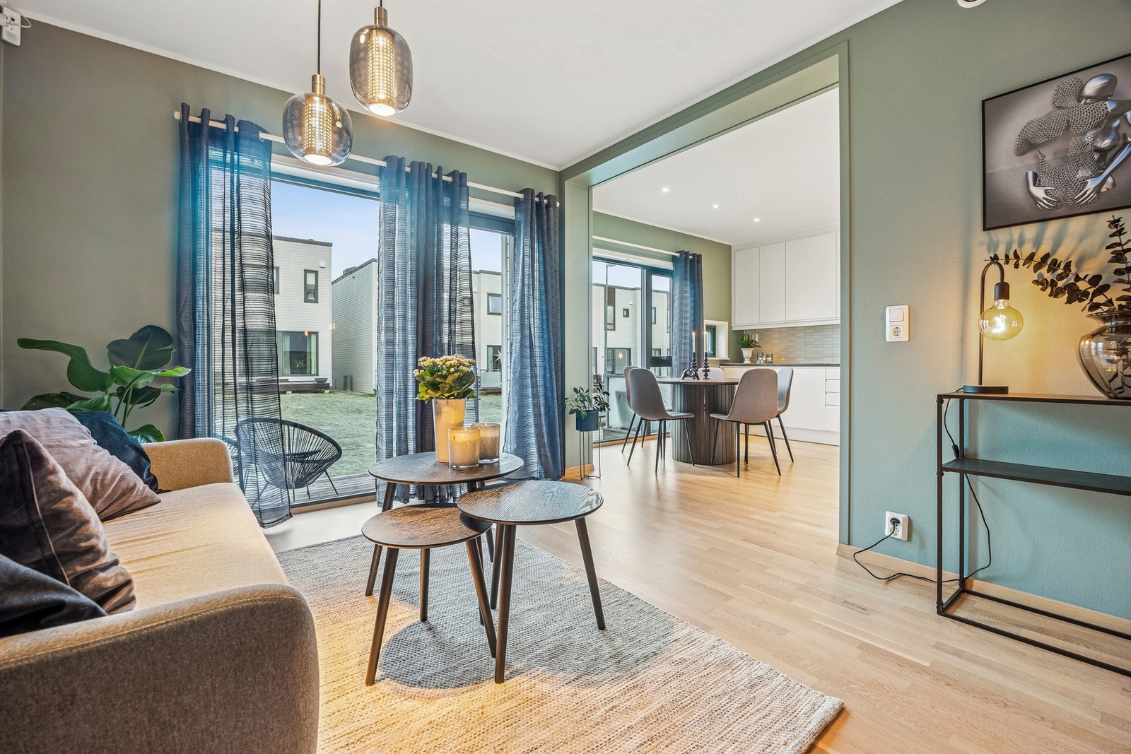 Moderne og familievennlig rekkehus fra 2015 i attraktivt boligområde på Børsa. Galleribilde