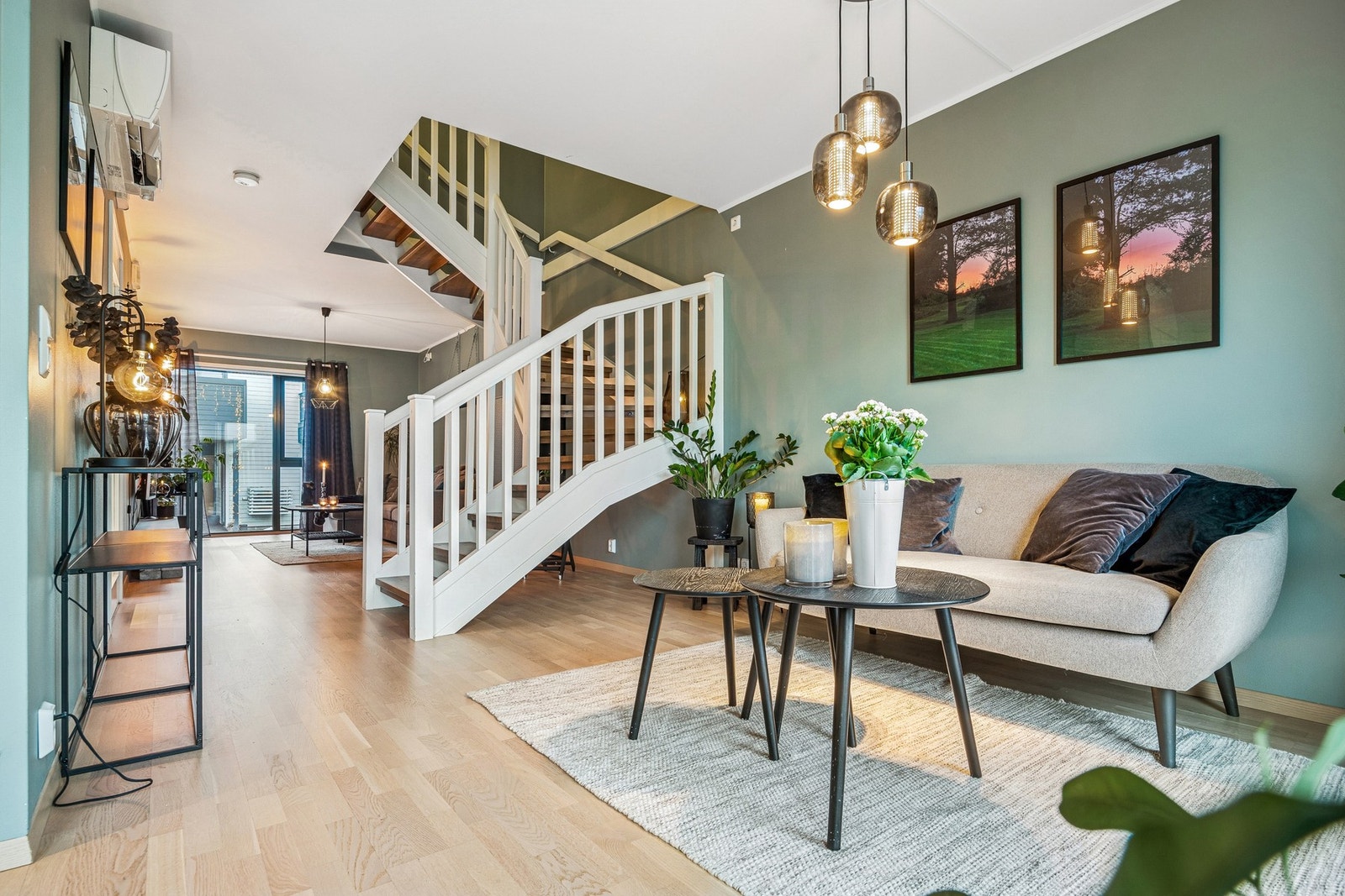 Boligen holder gjennomgående god teknisk standard med gjennomgående TG1-punker fra takstmann. Galleribilde