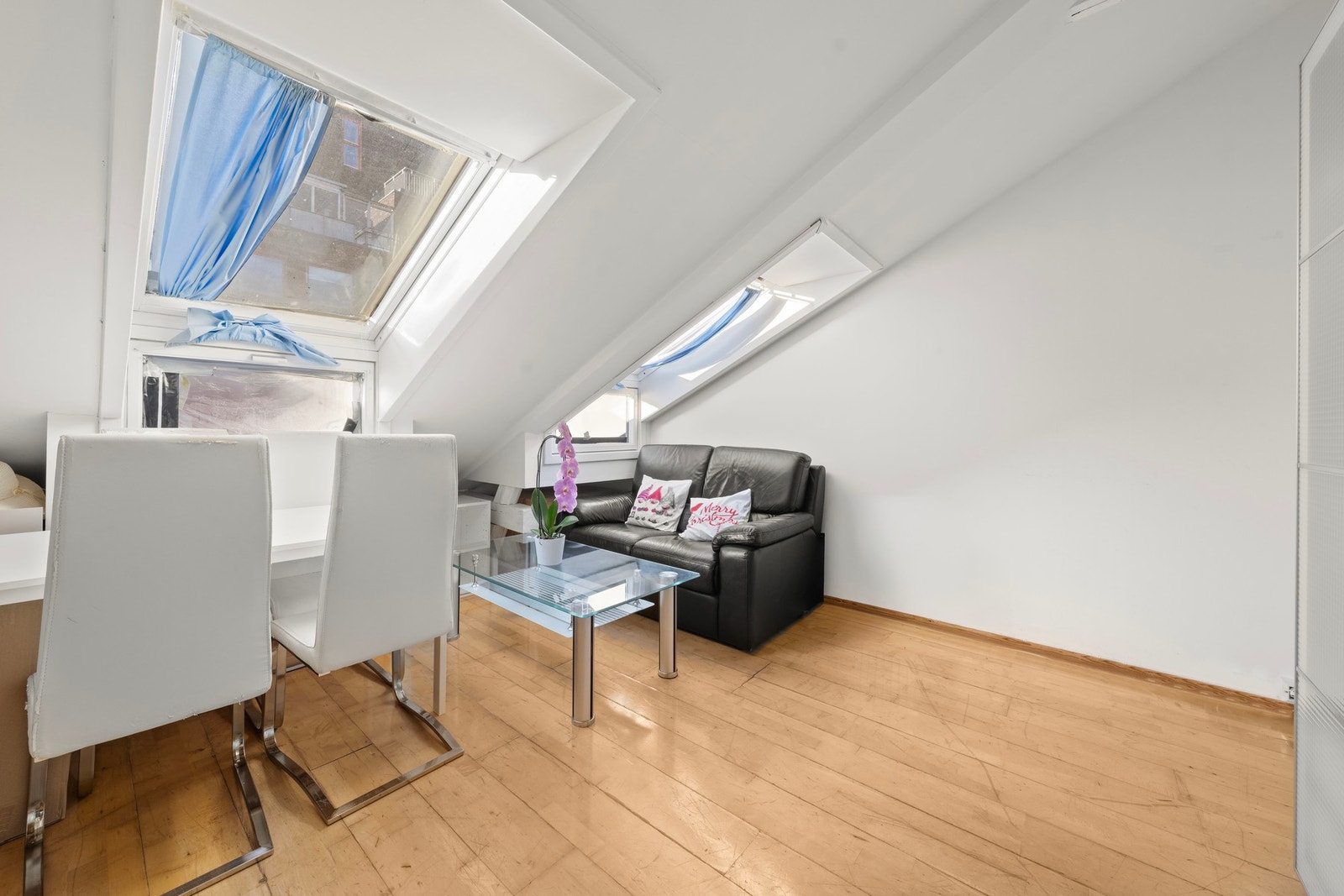 Leiligheten har 36 kvm gulvareal, med en fleksibel planløsning. Galleribilde