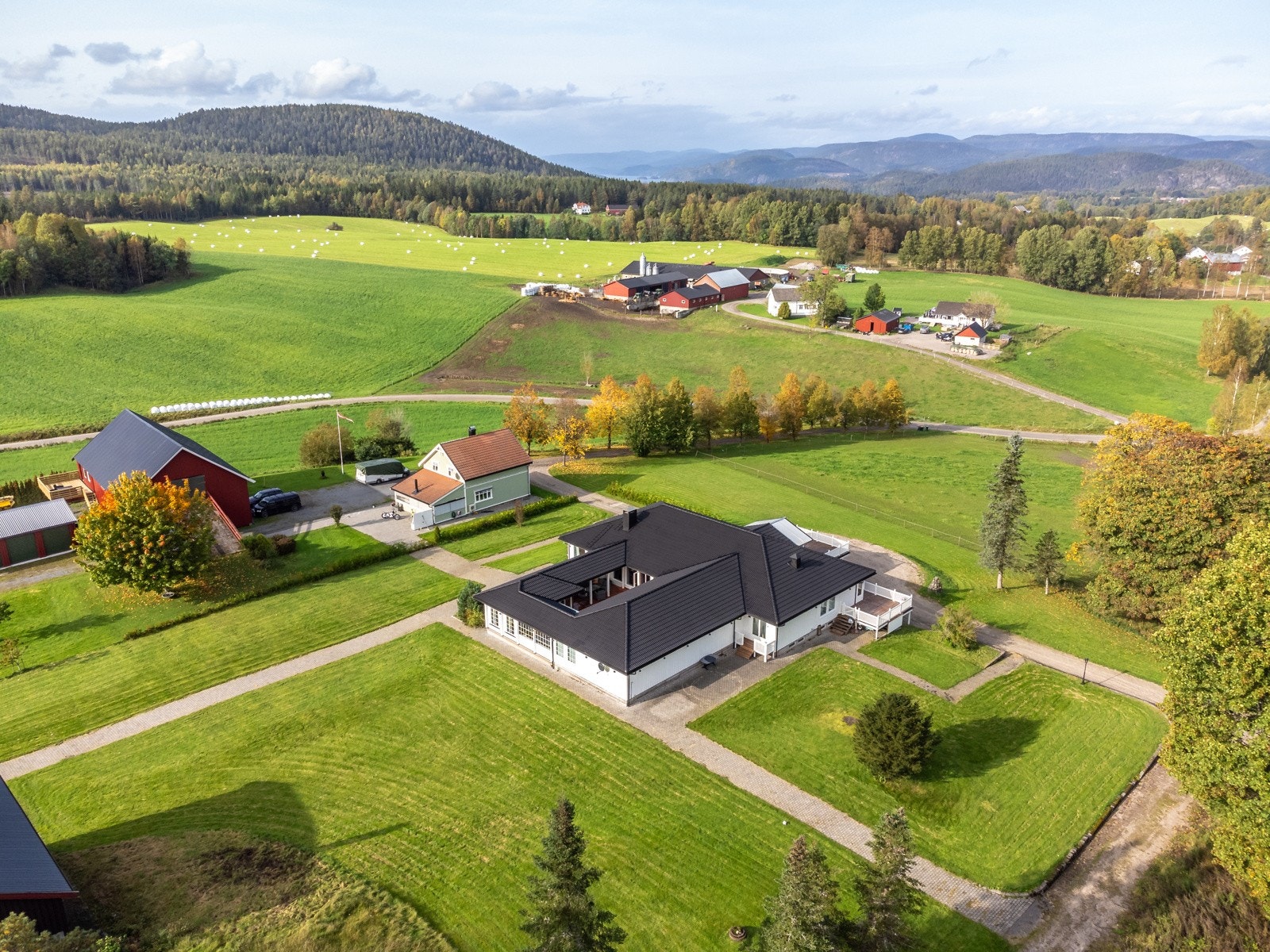 Mulighet for hest og dyrehold! Galleribilde