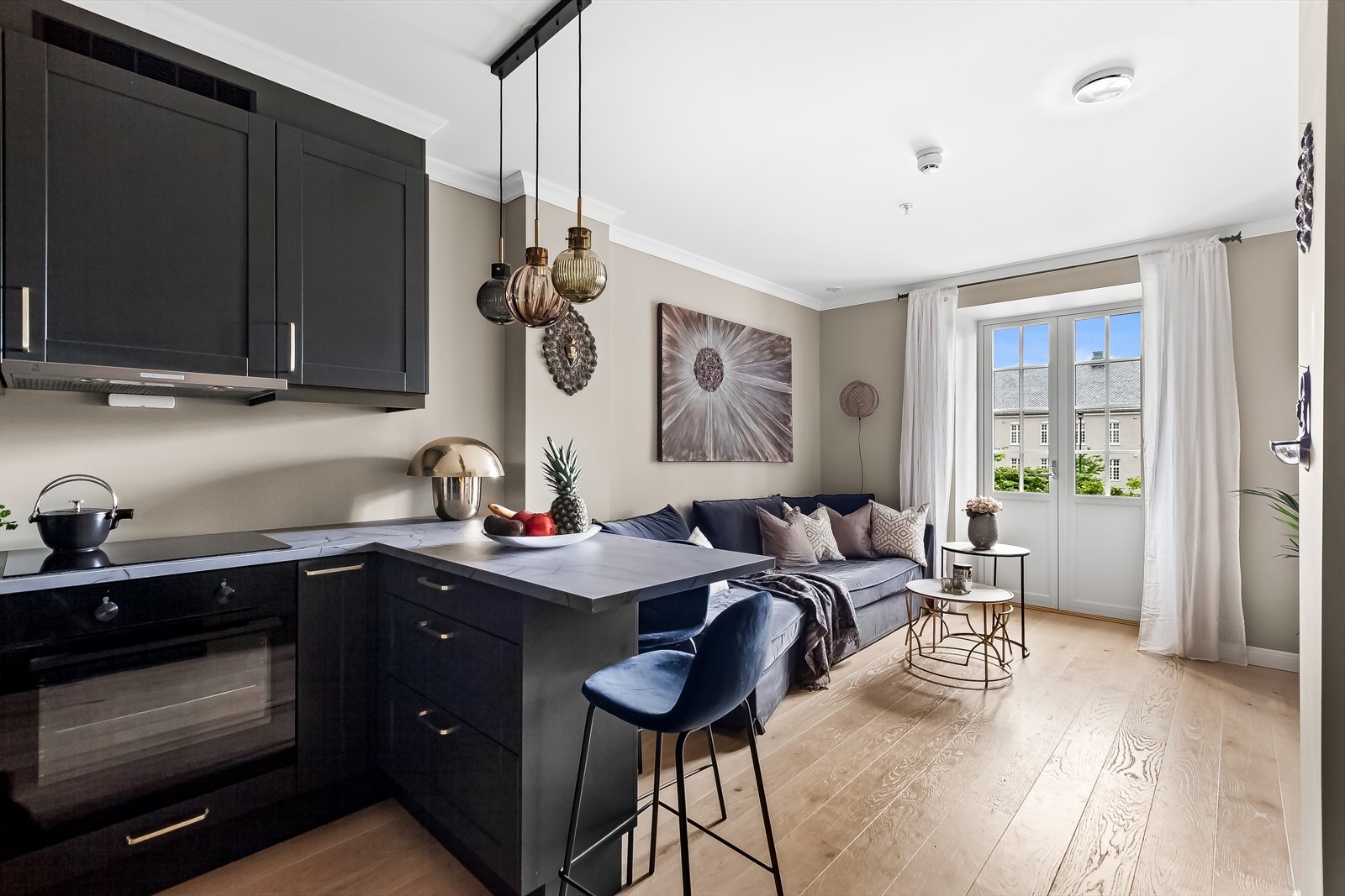 Leiligheten har generøs takhøyde som gir god romfølelse. Galleribilde