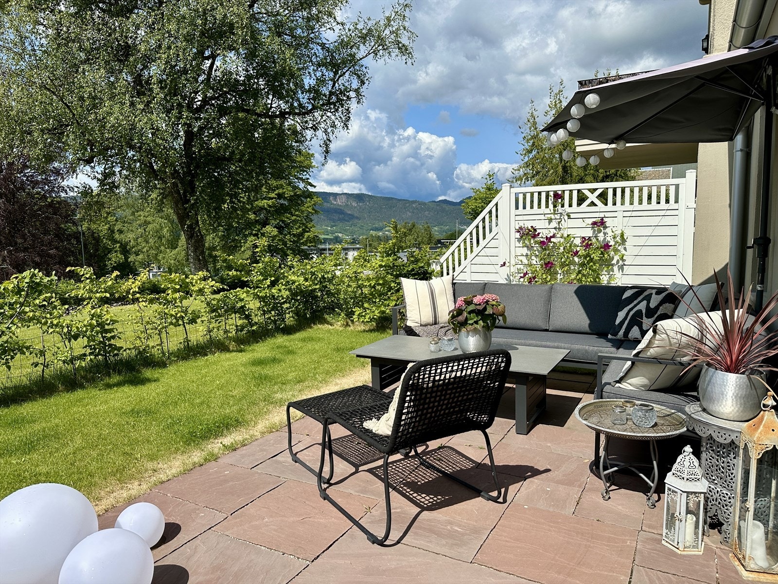 Her er det hyggelig utsyn! (Selgers egne bilder fra sommer) Galleribilde