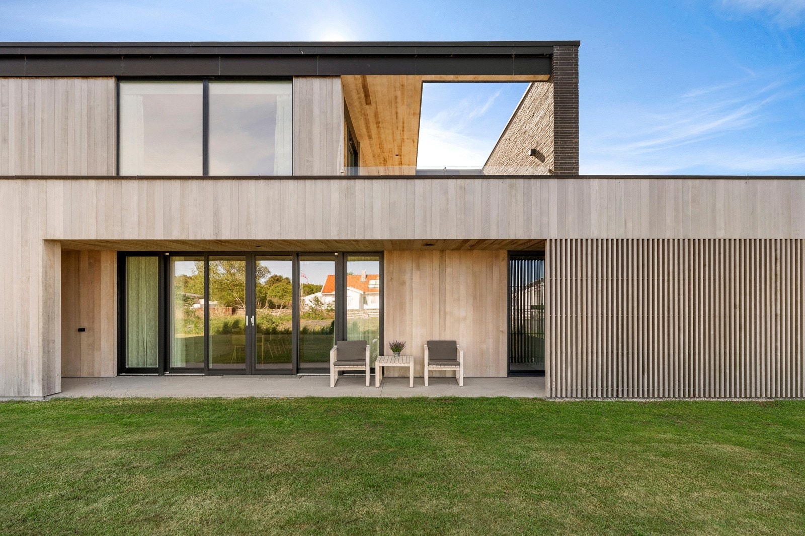 Eiendommen har en fantastisk, sjønær beliggenhet, kun 50 meter fra Solastranden og i kort gangavstand fra Sola strandhotell og Solastranden golfbane Galleribilde