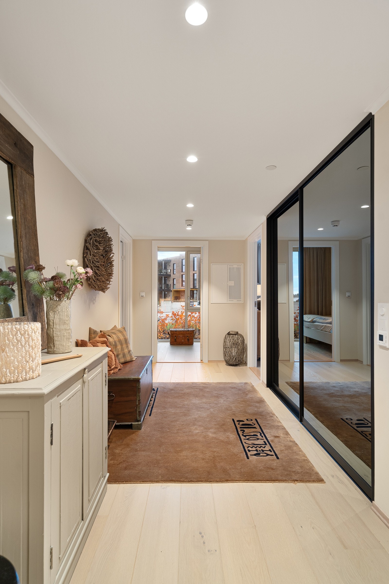 Romslig og koselig hall Galleribilde