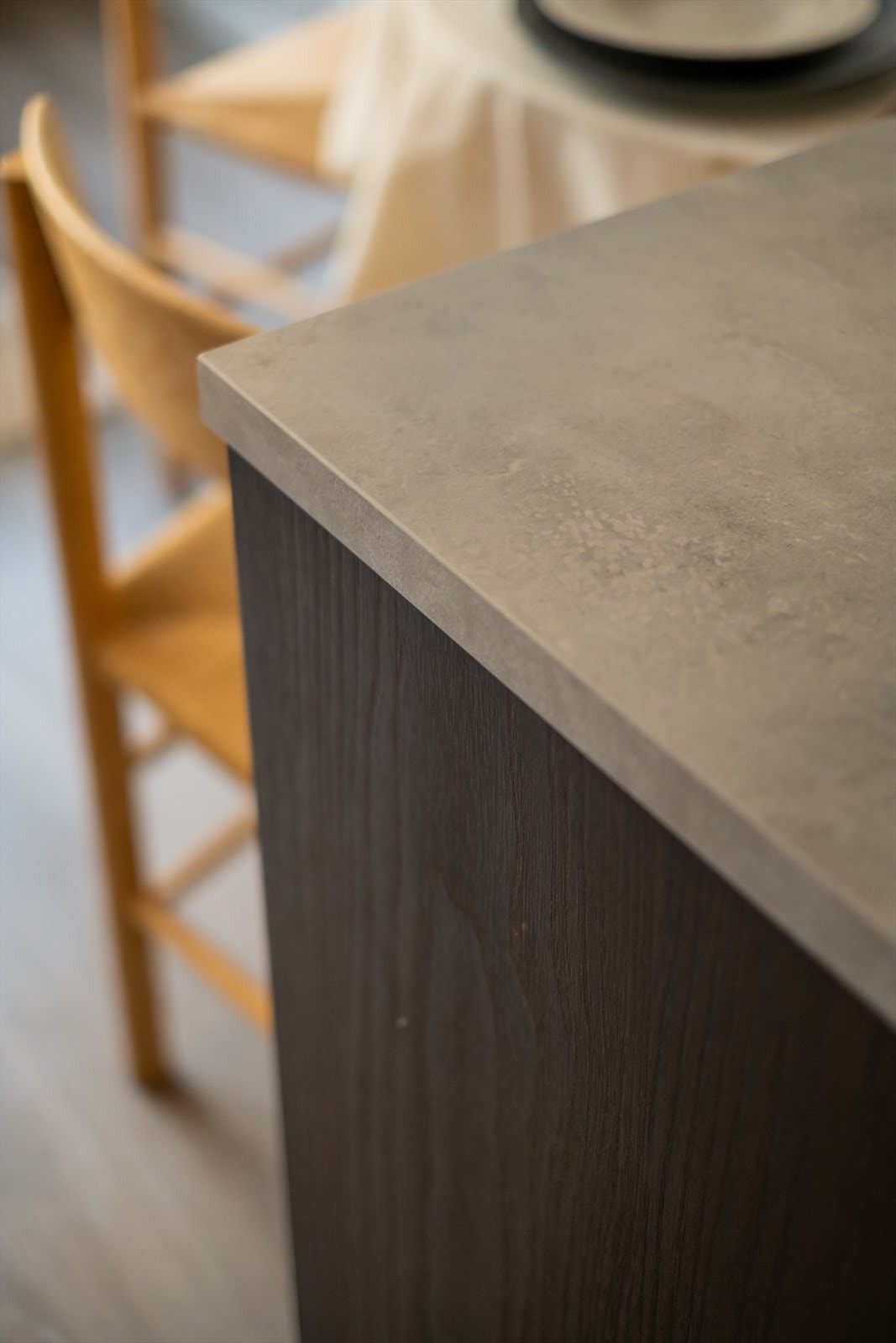 Leiligheten disponerer en kjellerbod på ca. 2,2 kvm, og en loftsbod med gulvflate på ca. 5,5 kvm. Galleribilde