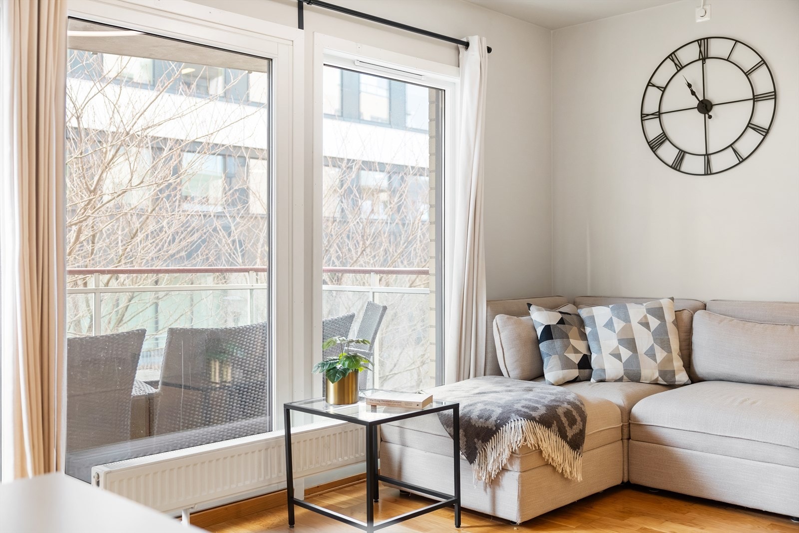 Varmtvann, fyring, TV og internett er inkludert i felleskostnadene. Galleribilde