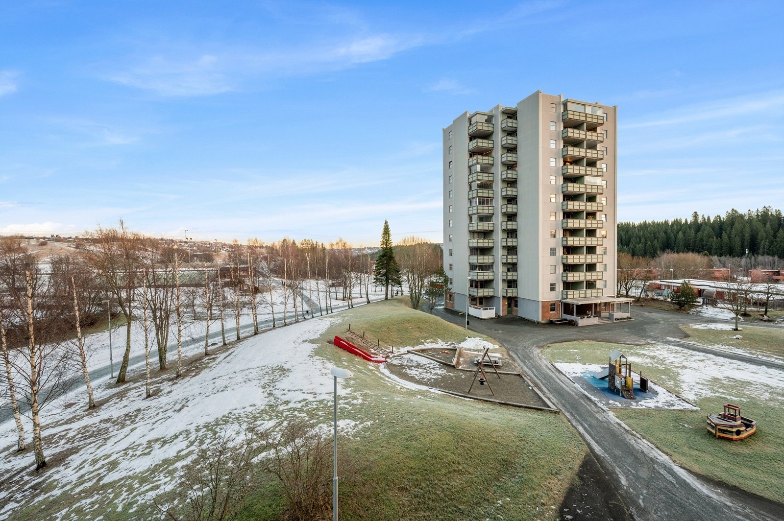 Leiligheten har en attraktiv beliggenhet i et rolig og svært barnevennlig område. Galleribilde