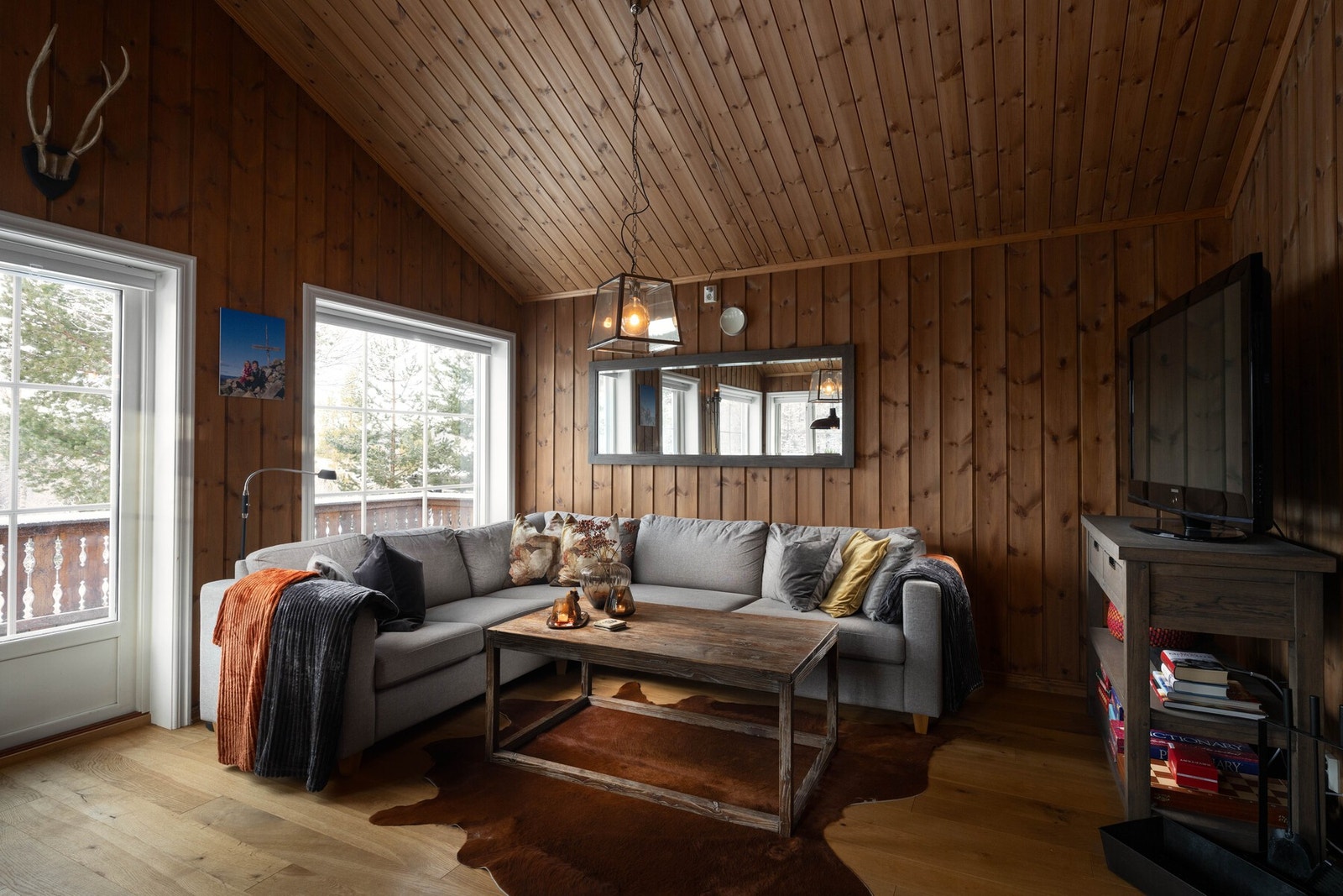 Koselig stue med utgang til stor veranda på 52 kvm. Galleribilde