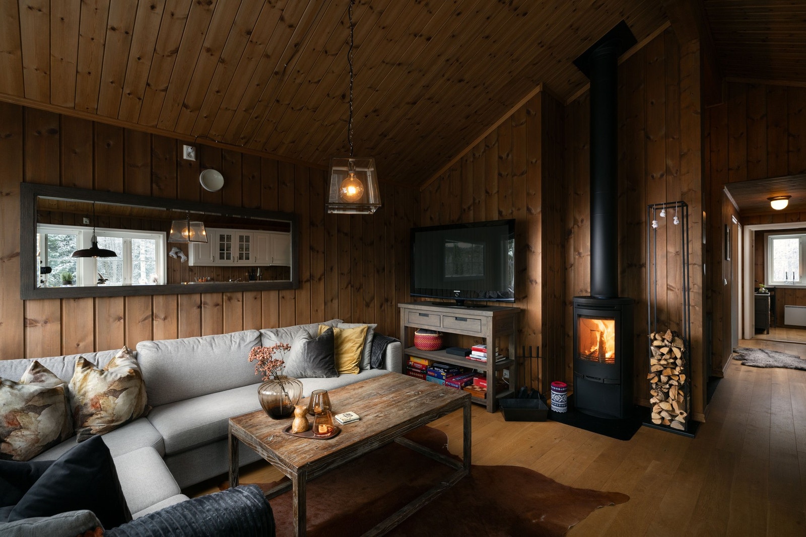 Hyggelig sofakrok foran peisen! Galleribilde