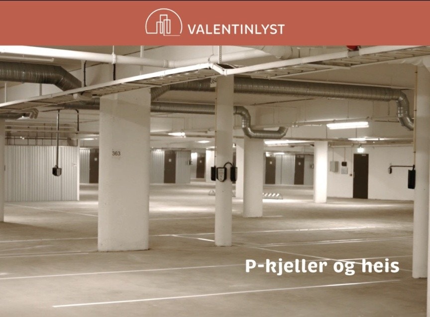 Parkering klargjort for lading i parkeringkjeller, og romslig sportsbod. Galleribilde